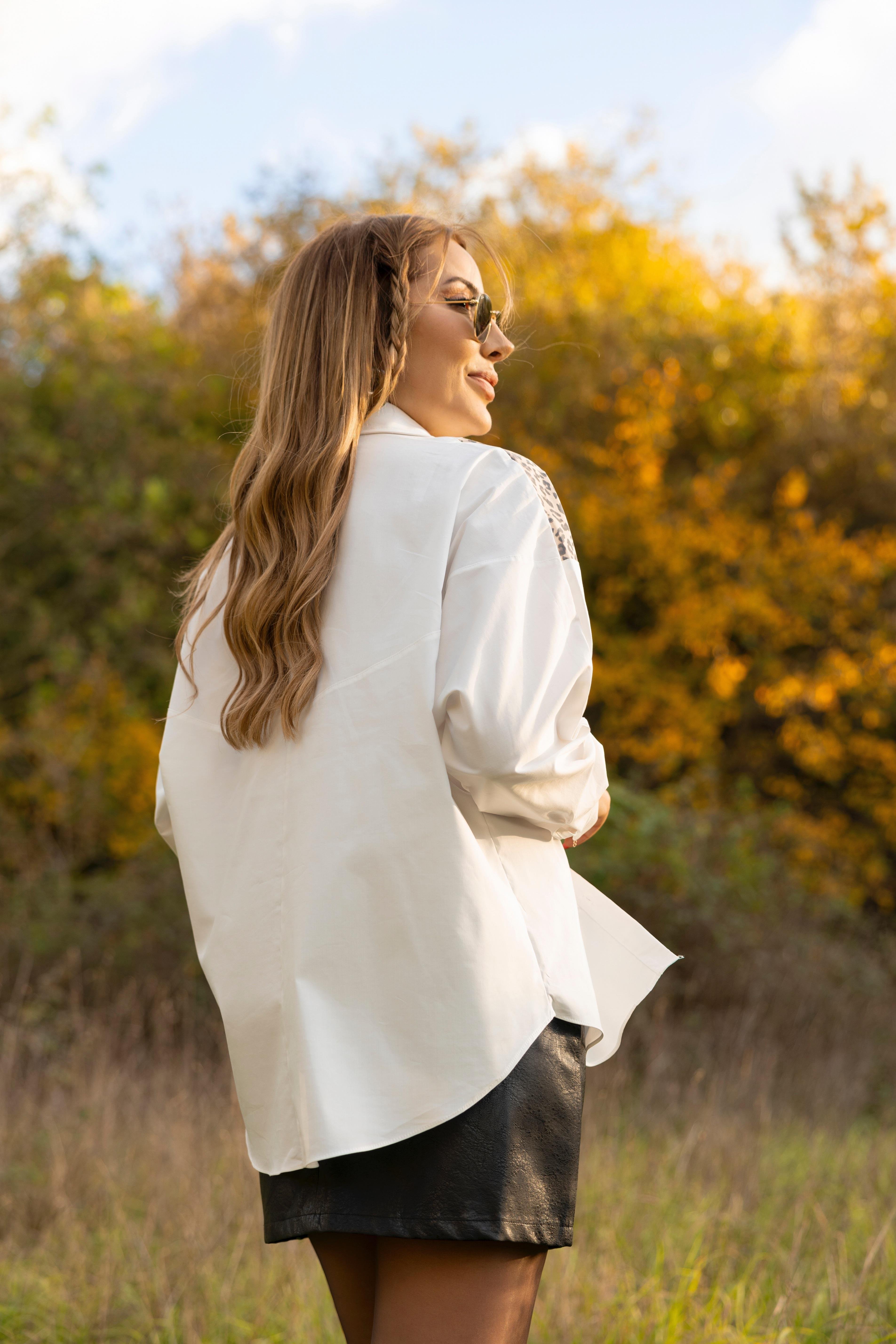 Beyaz Leopar Detaylı Oversize Gömlek