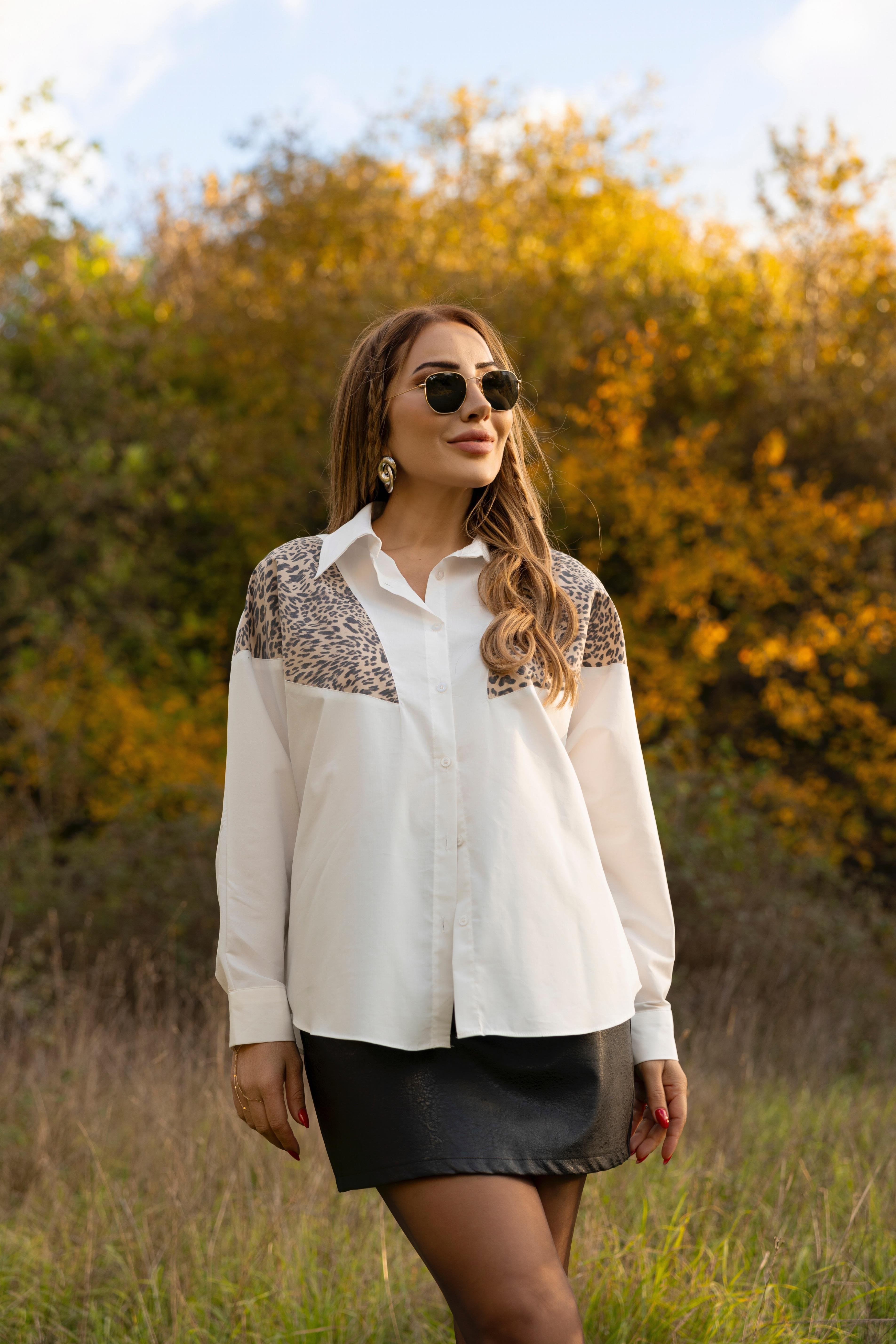 Beyaz Leopar Detaylı Oversize Gömlek