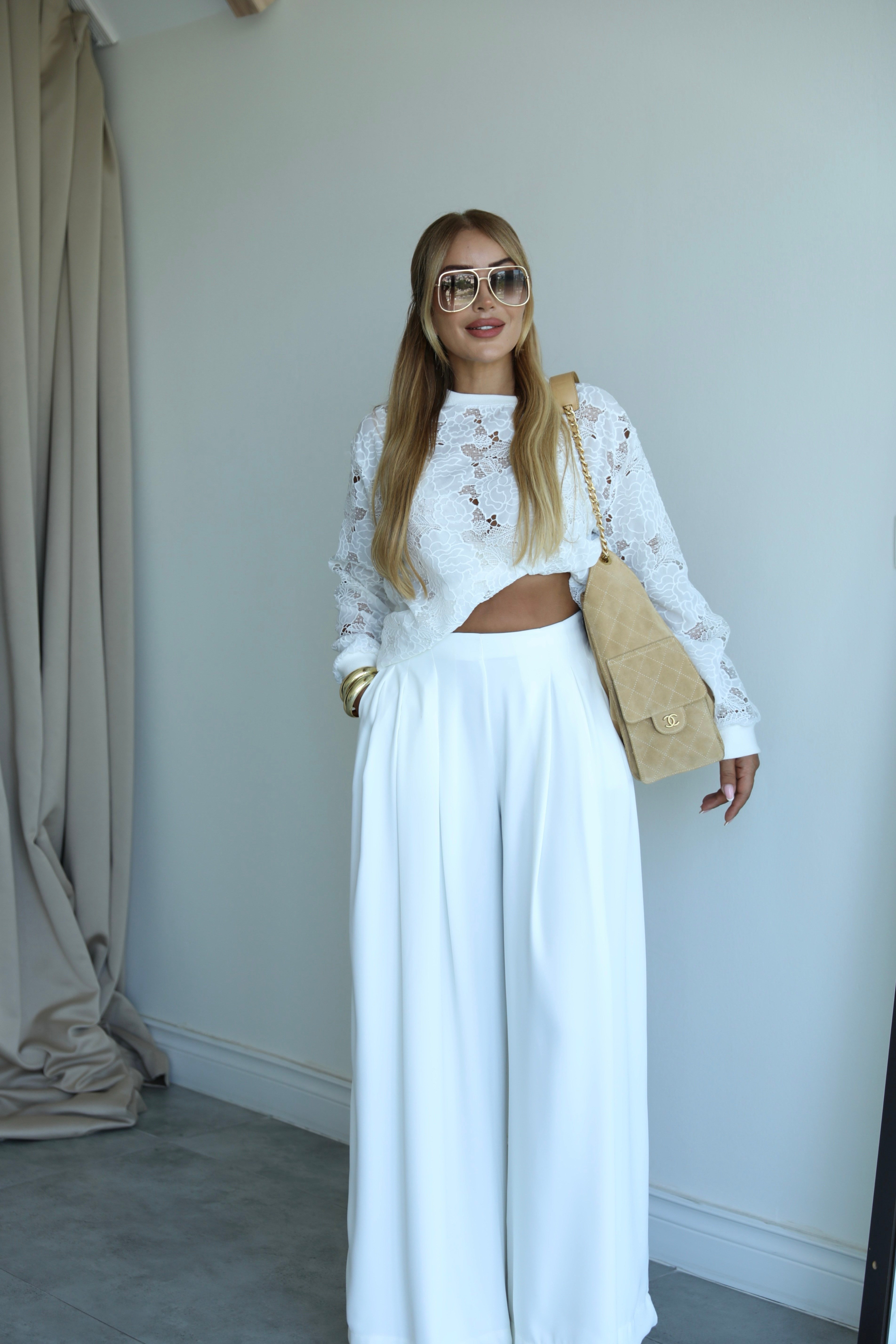 Beyaz Pileli Bol Crep Pantolon 