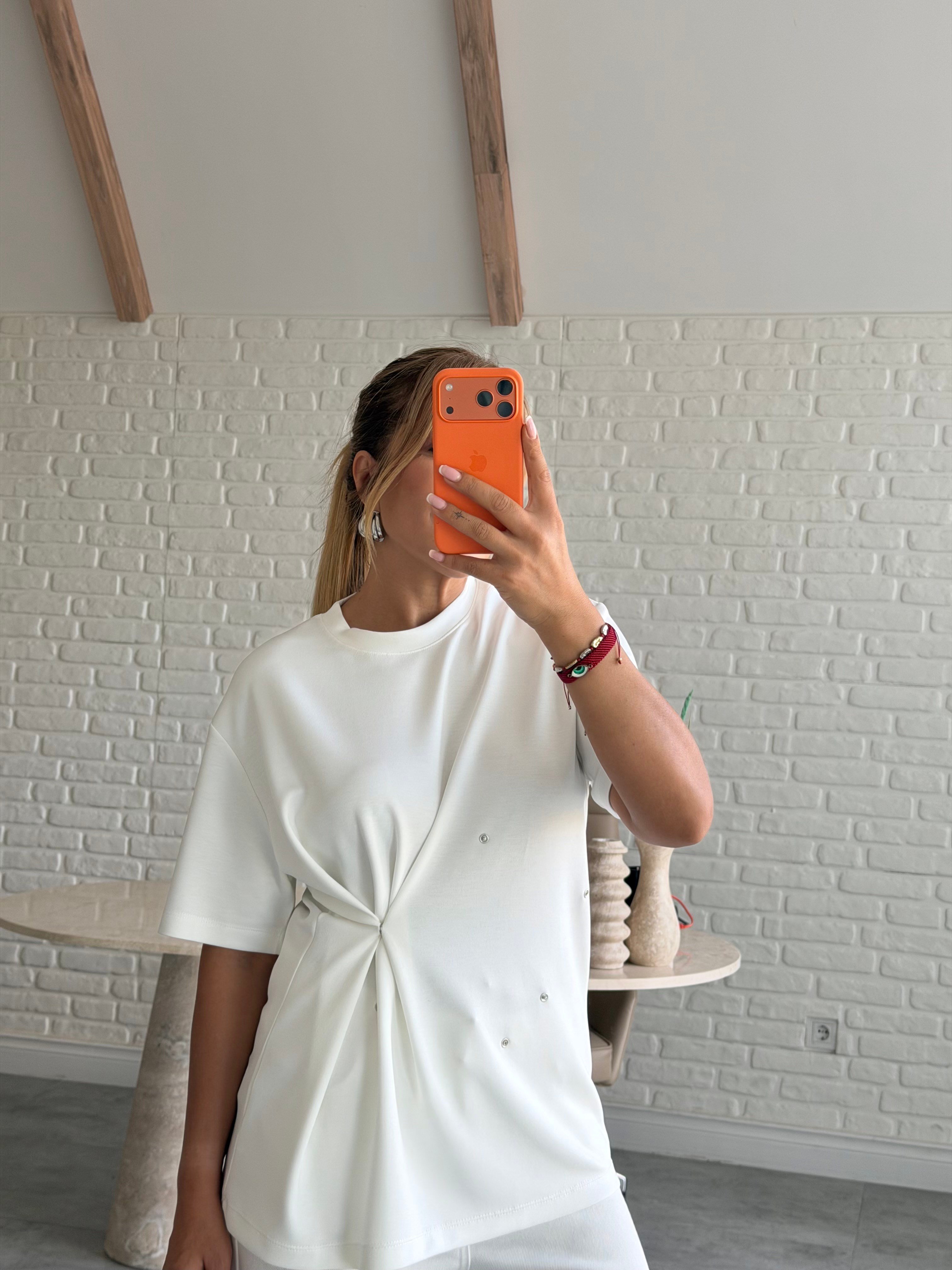 Beyaz Tasarım Çıtçıt Detaylı T-shirt 