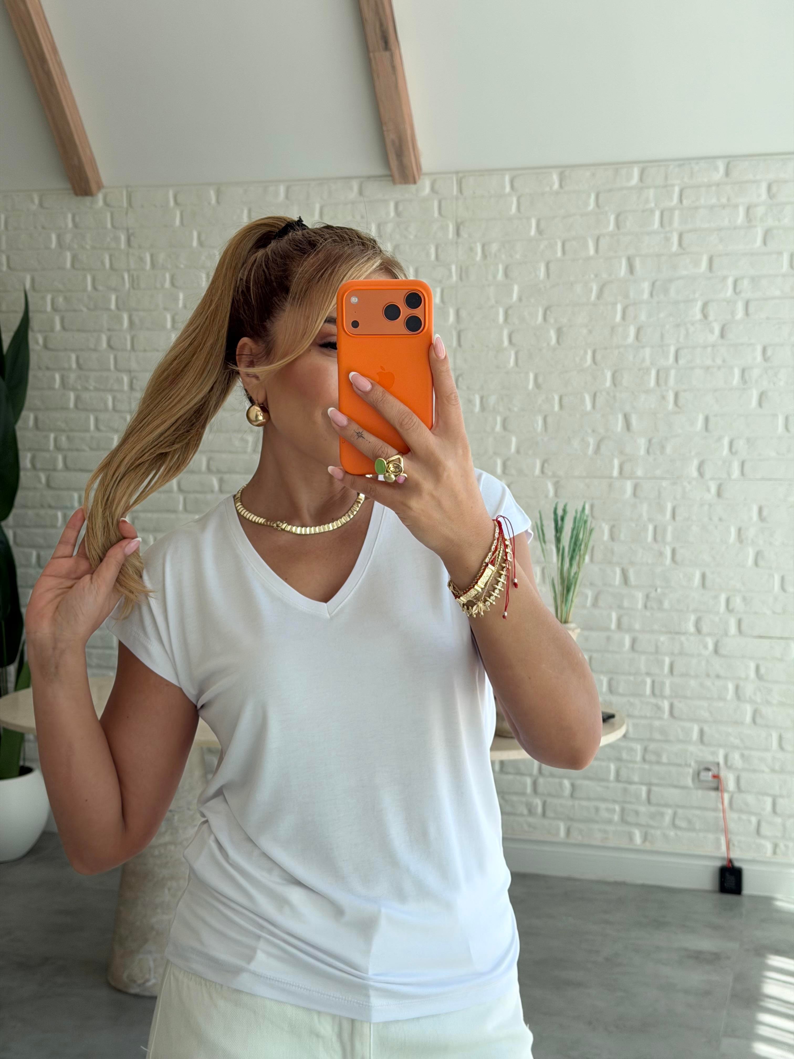 Beyaz V Yaka Basic T-shirt