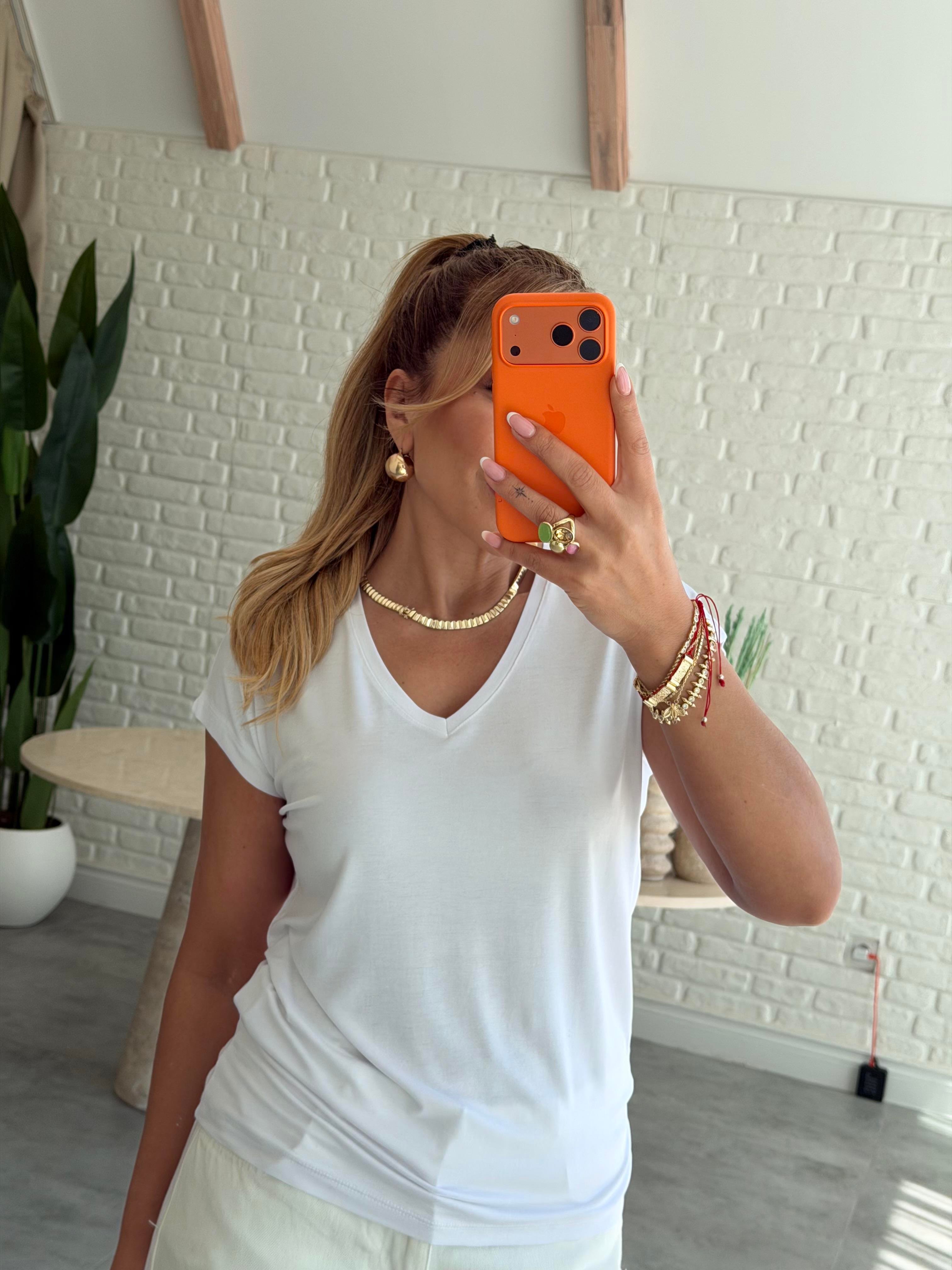 Beyaz V Yaka Basic T-shirt