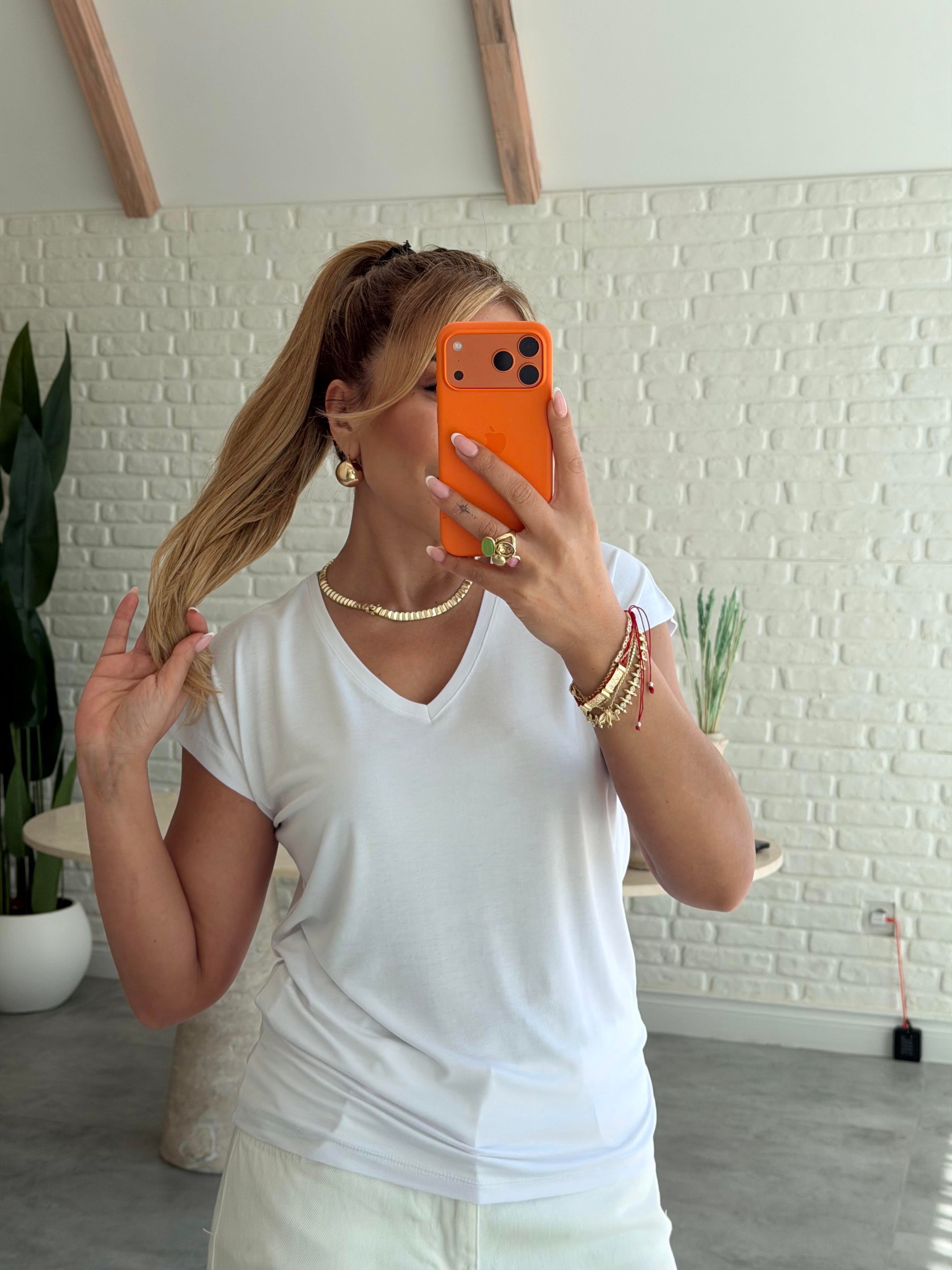 Beyaz V Yaka Basic T-shirt