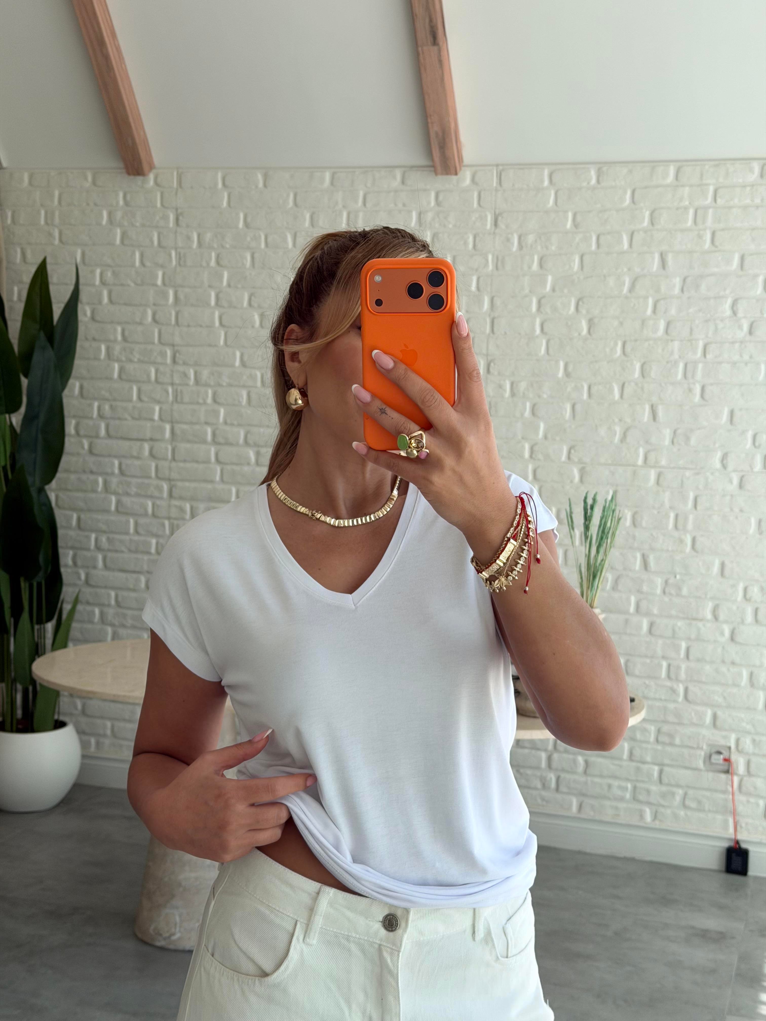 Beyaz V Yaka Basic T-shirt