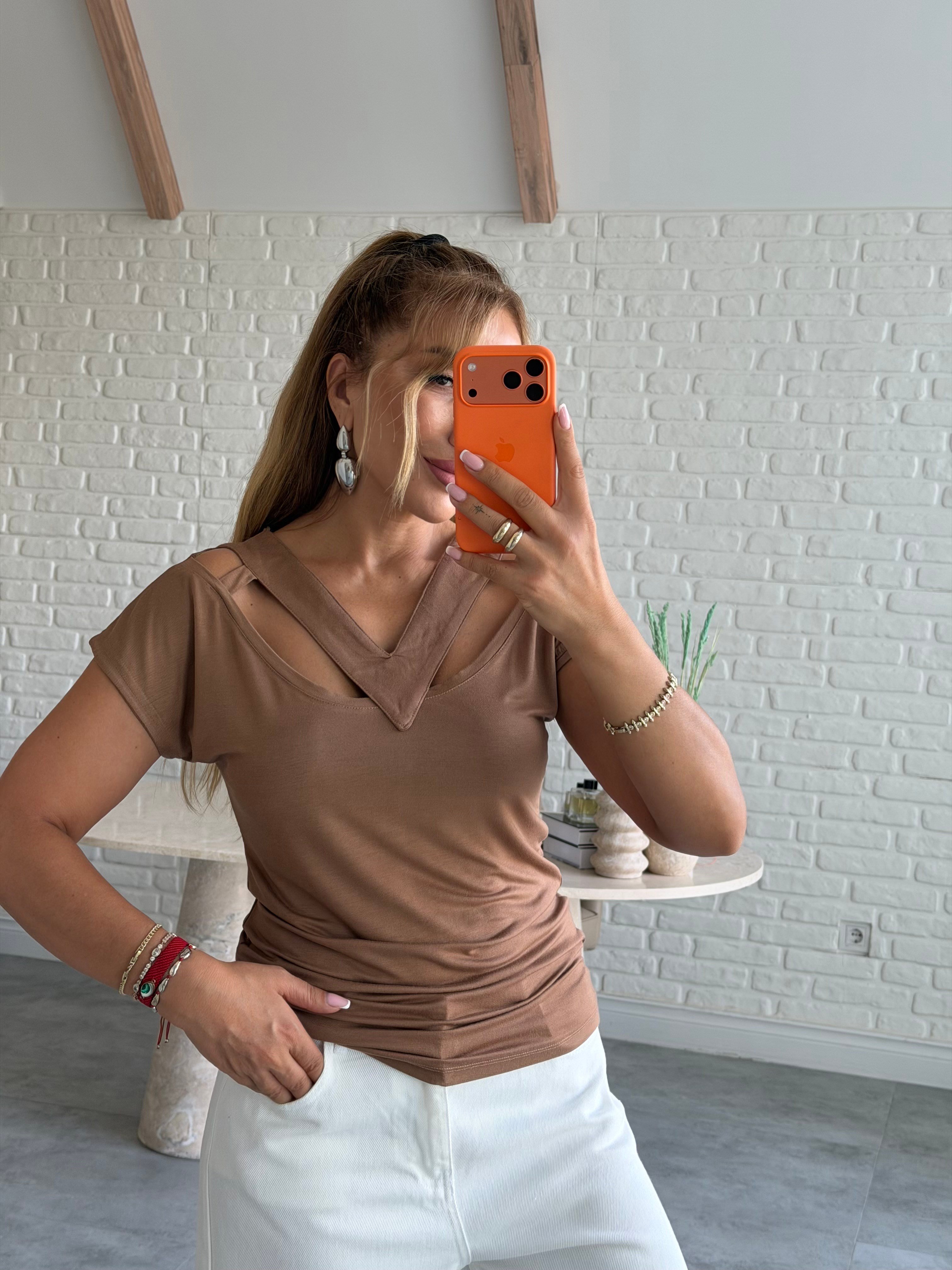 Camel Pencere Detaylı T-shirt 