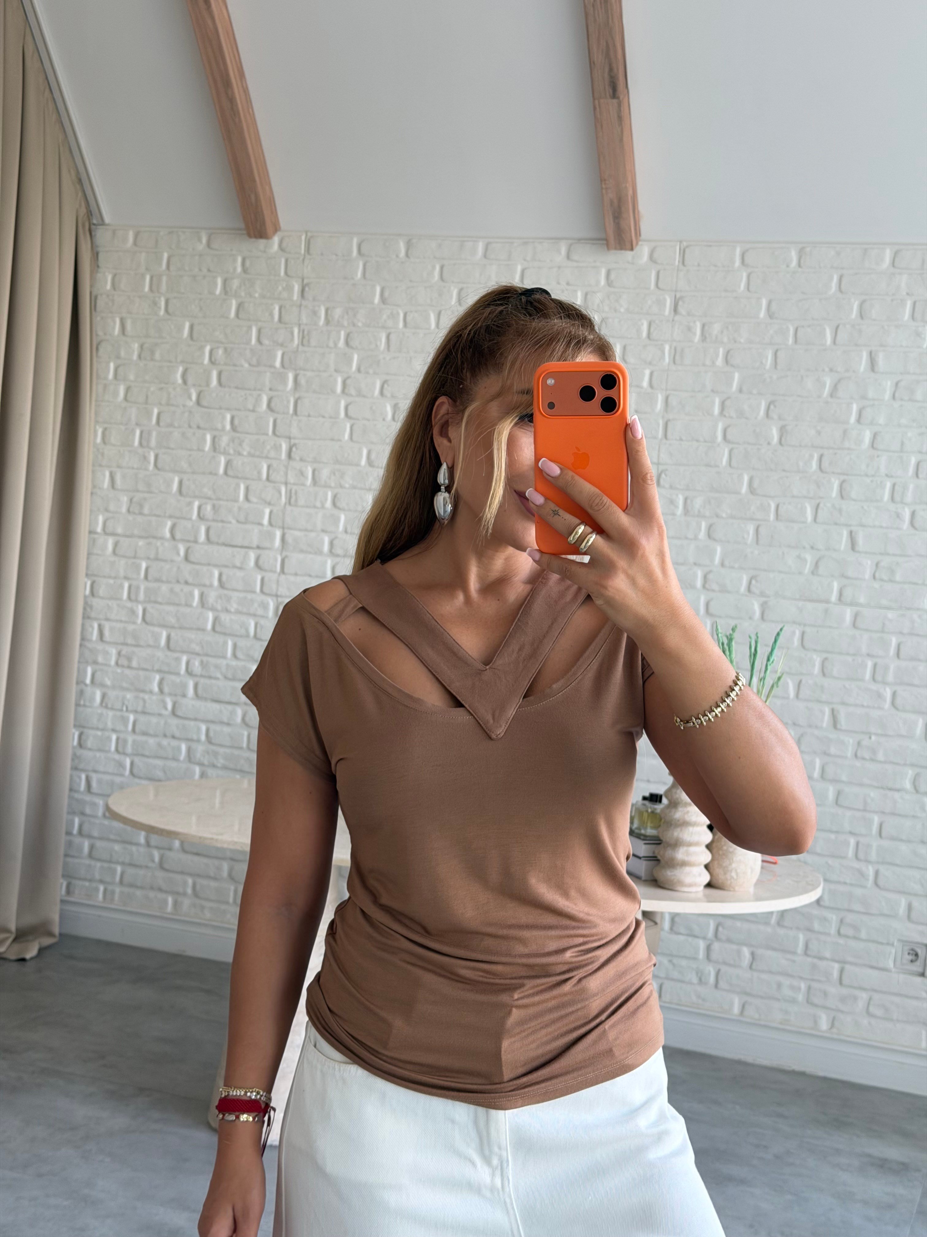 Camel Pencere Detaylı T-shirt 