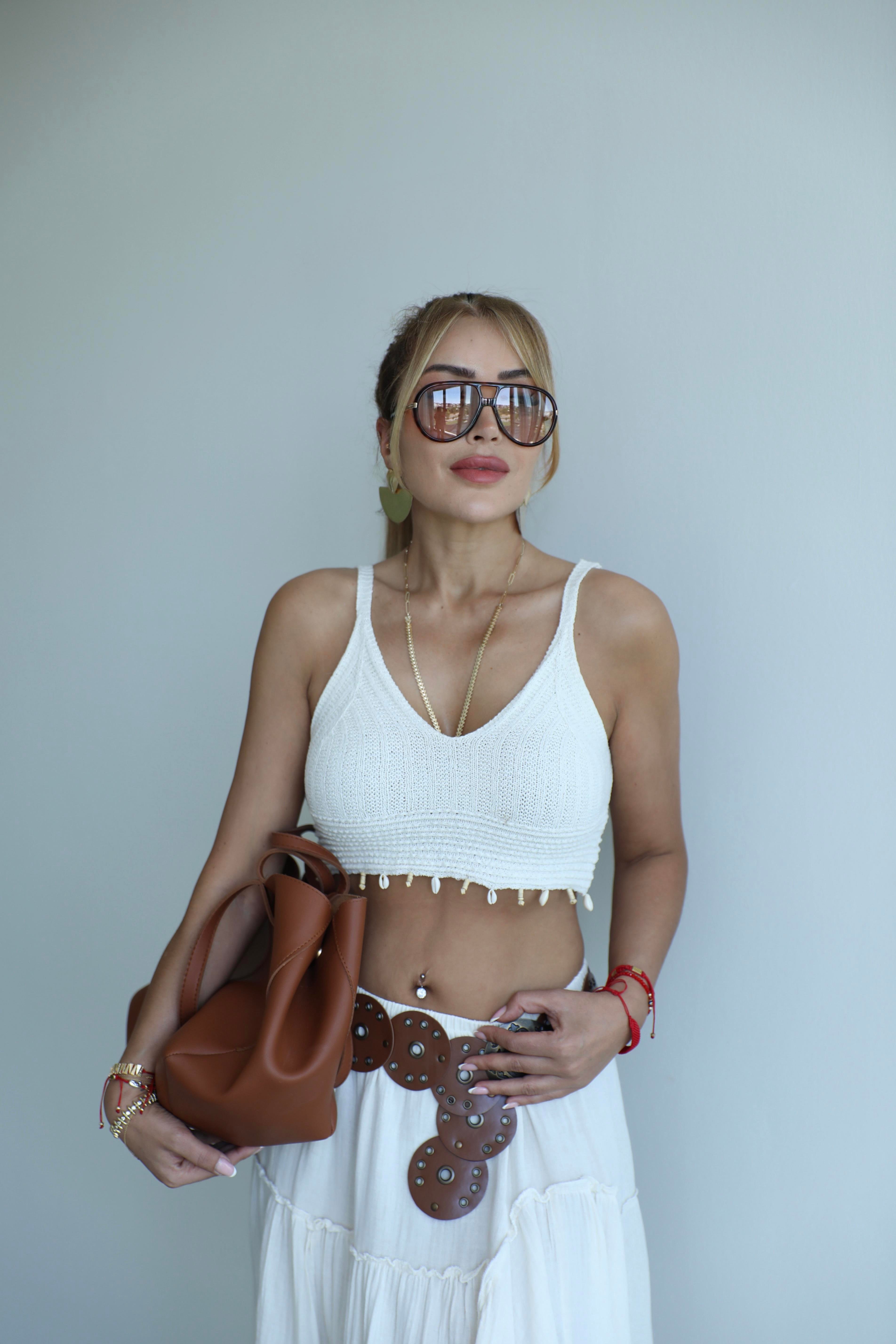 Ekru Deniz Kabuğu Crop