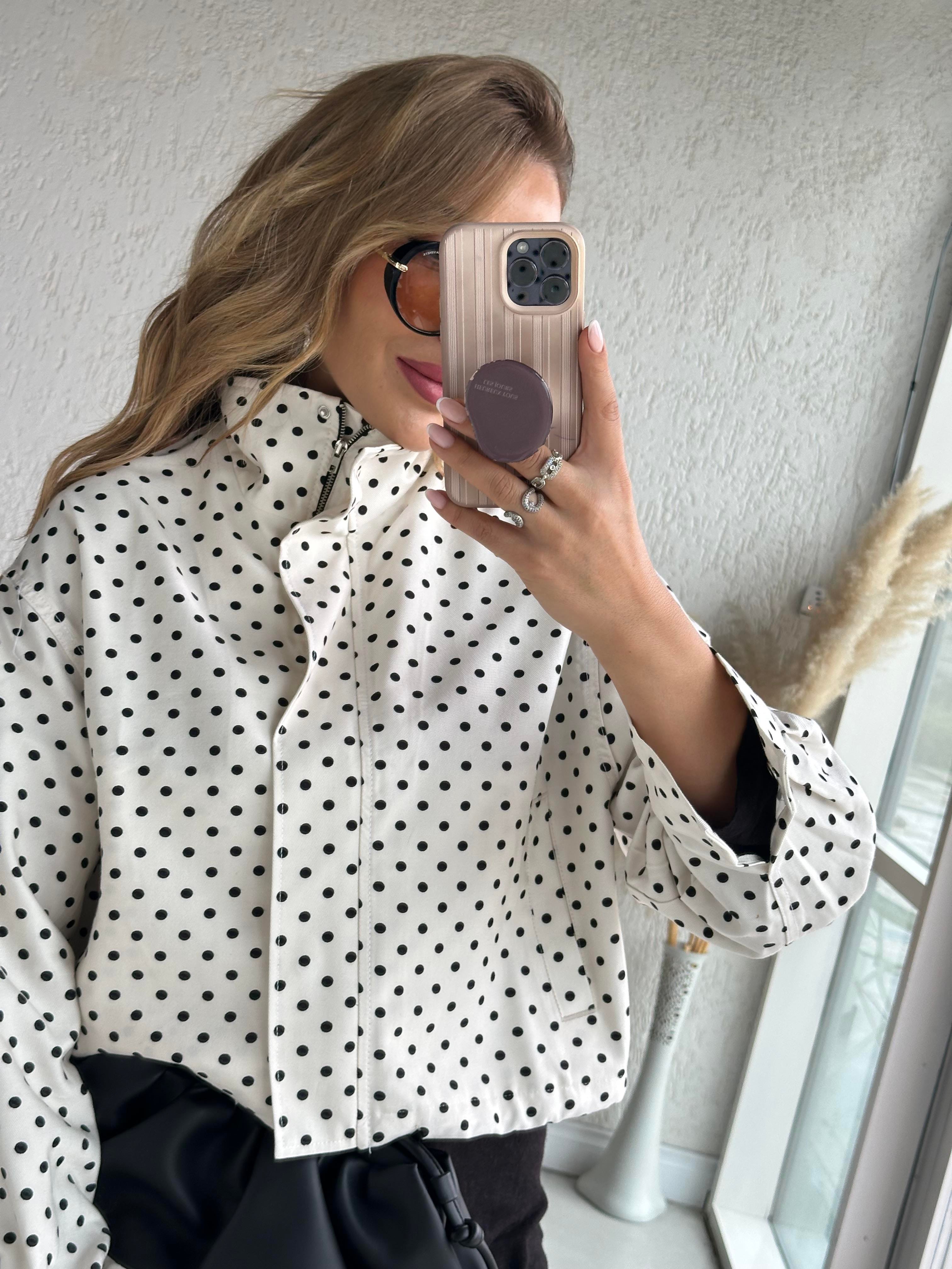 Ekru Puantiyeli Ceket