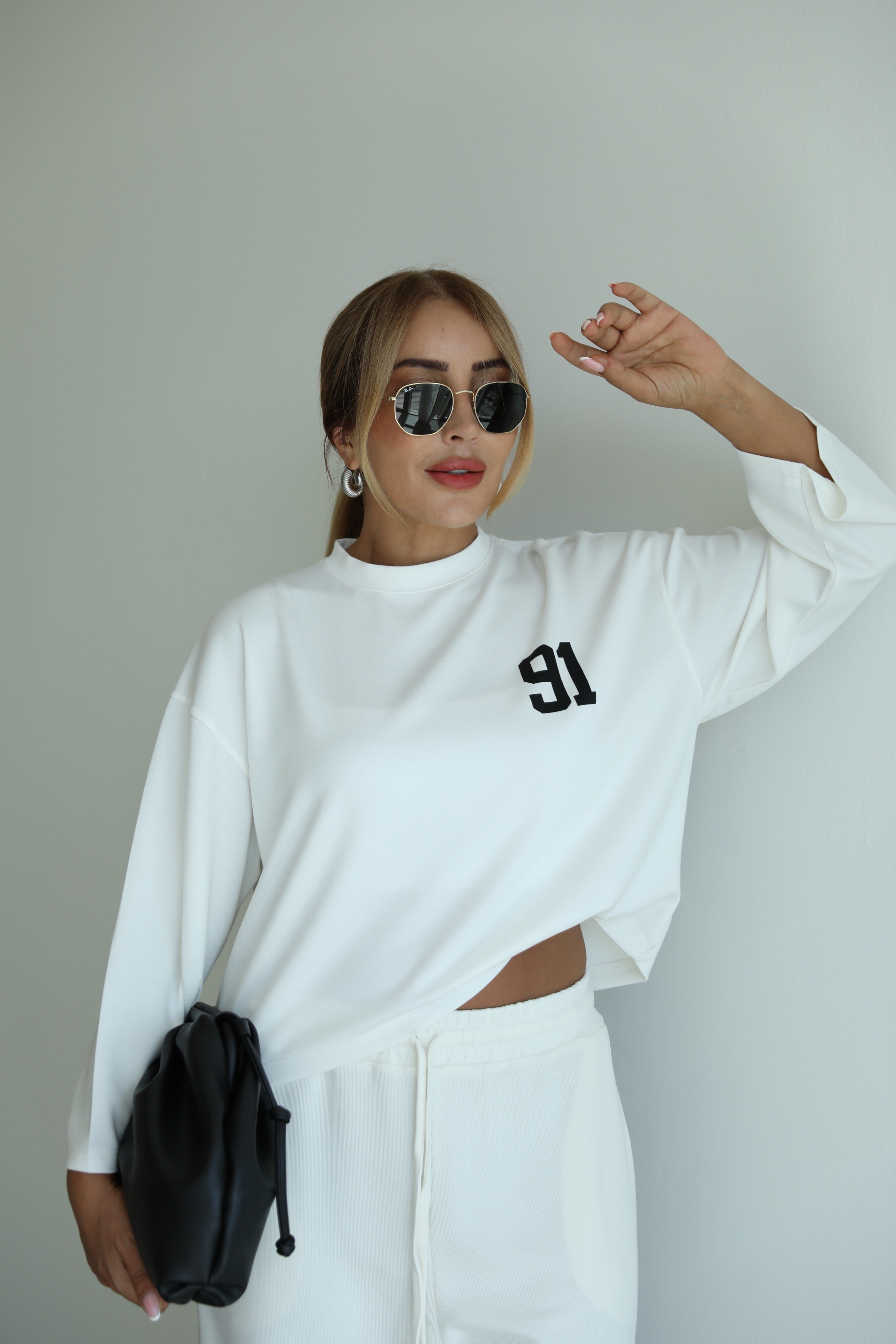 Ekru Sırt Baskılı Sweat
