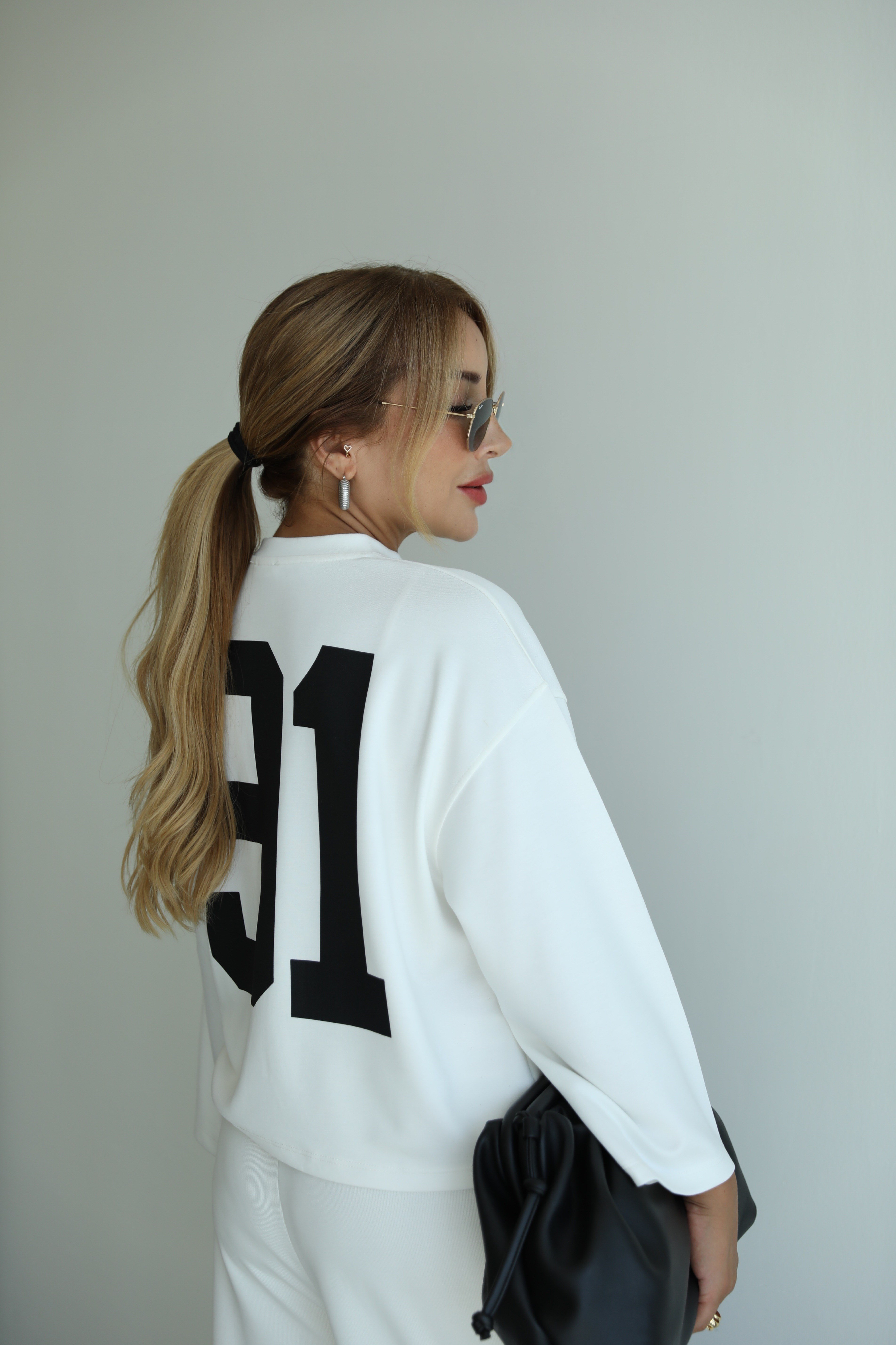 Ekru Sırt Baskılı Sweat