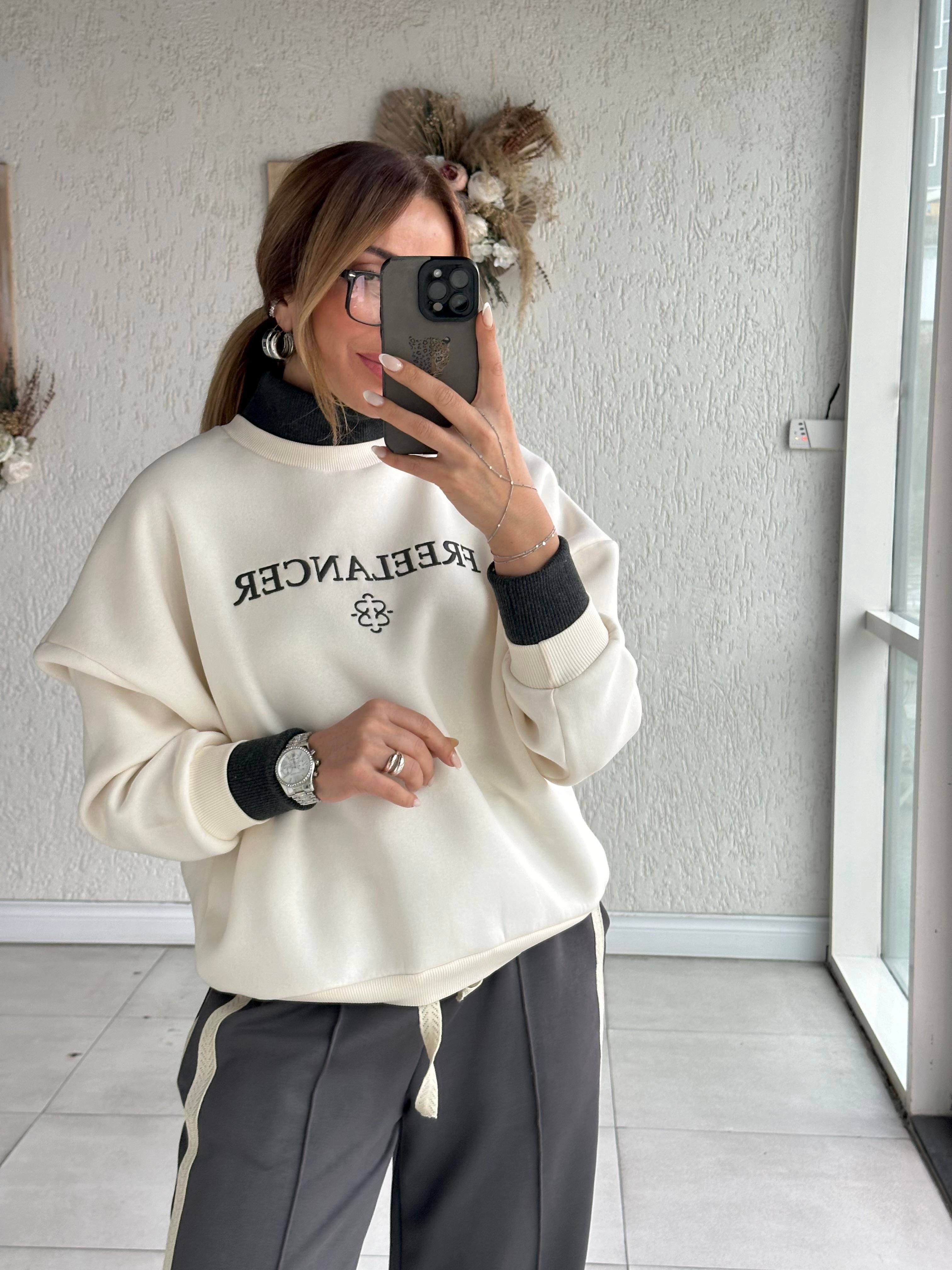 Ekru Yaka Detay Sweat