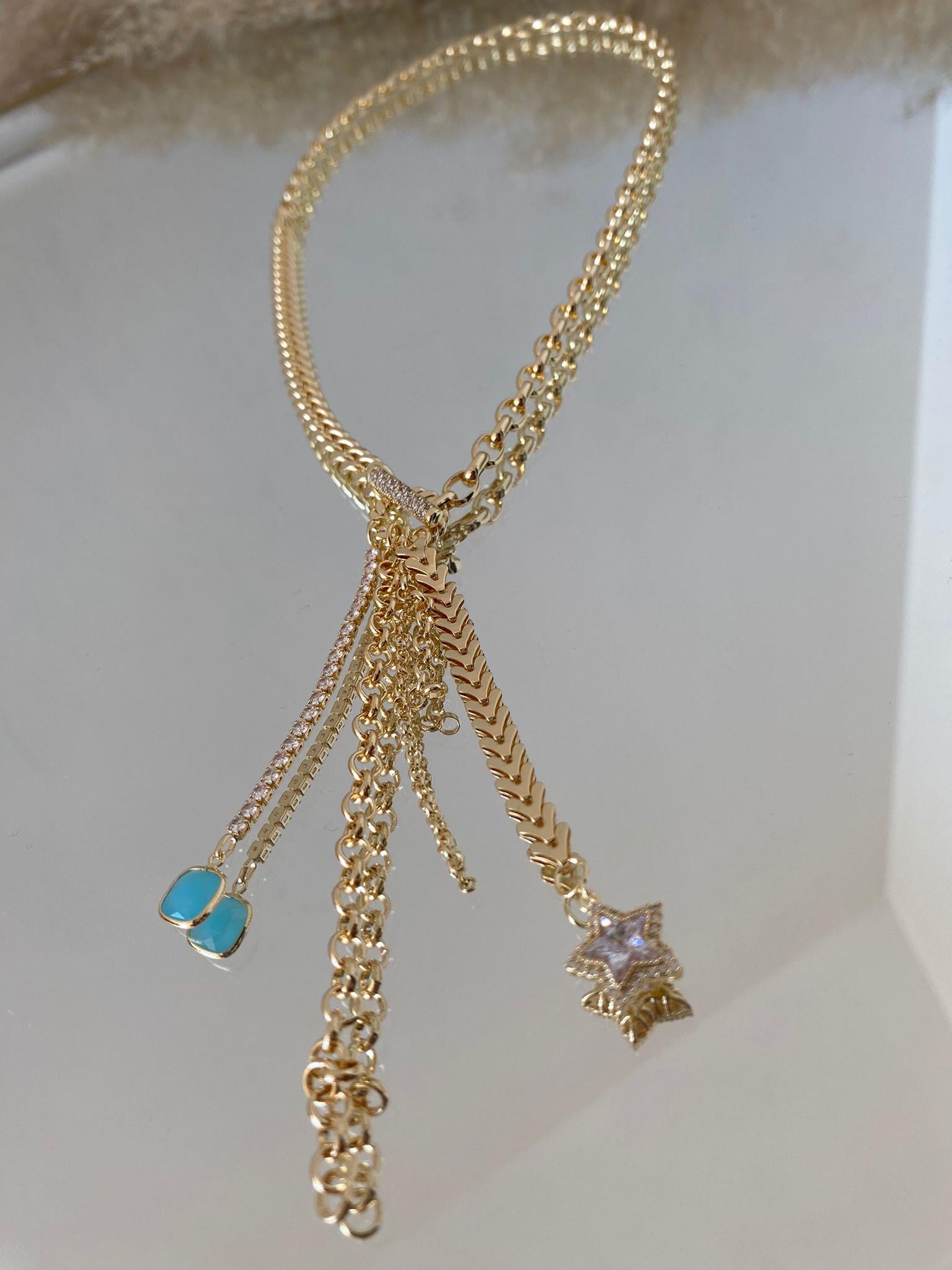 Gold Charm Detaylı Kolye