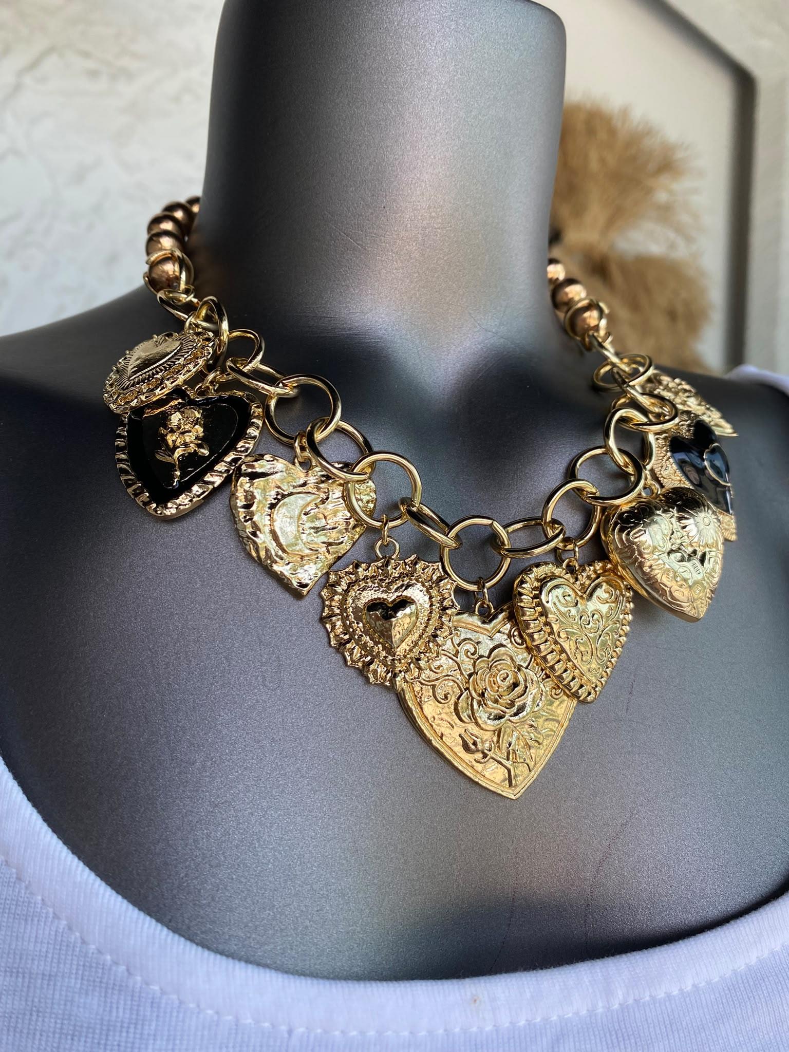 Gold Kalp Charmlı Kolye