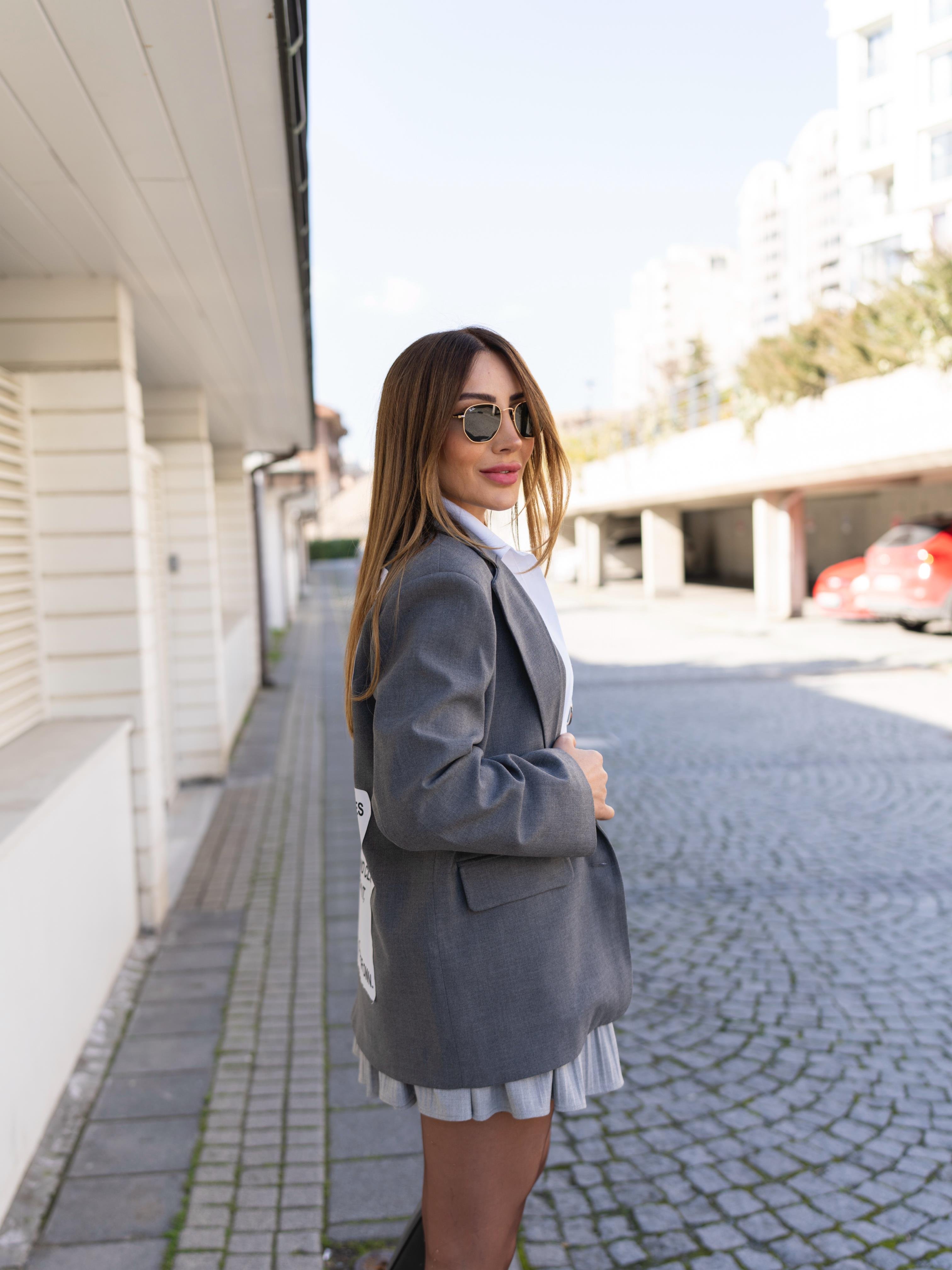 Gri Gömlek Detaylı Blazer Ceket
