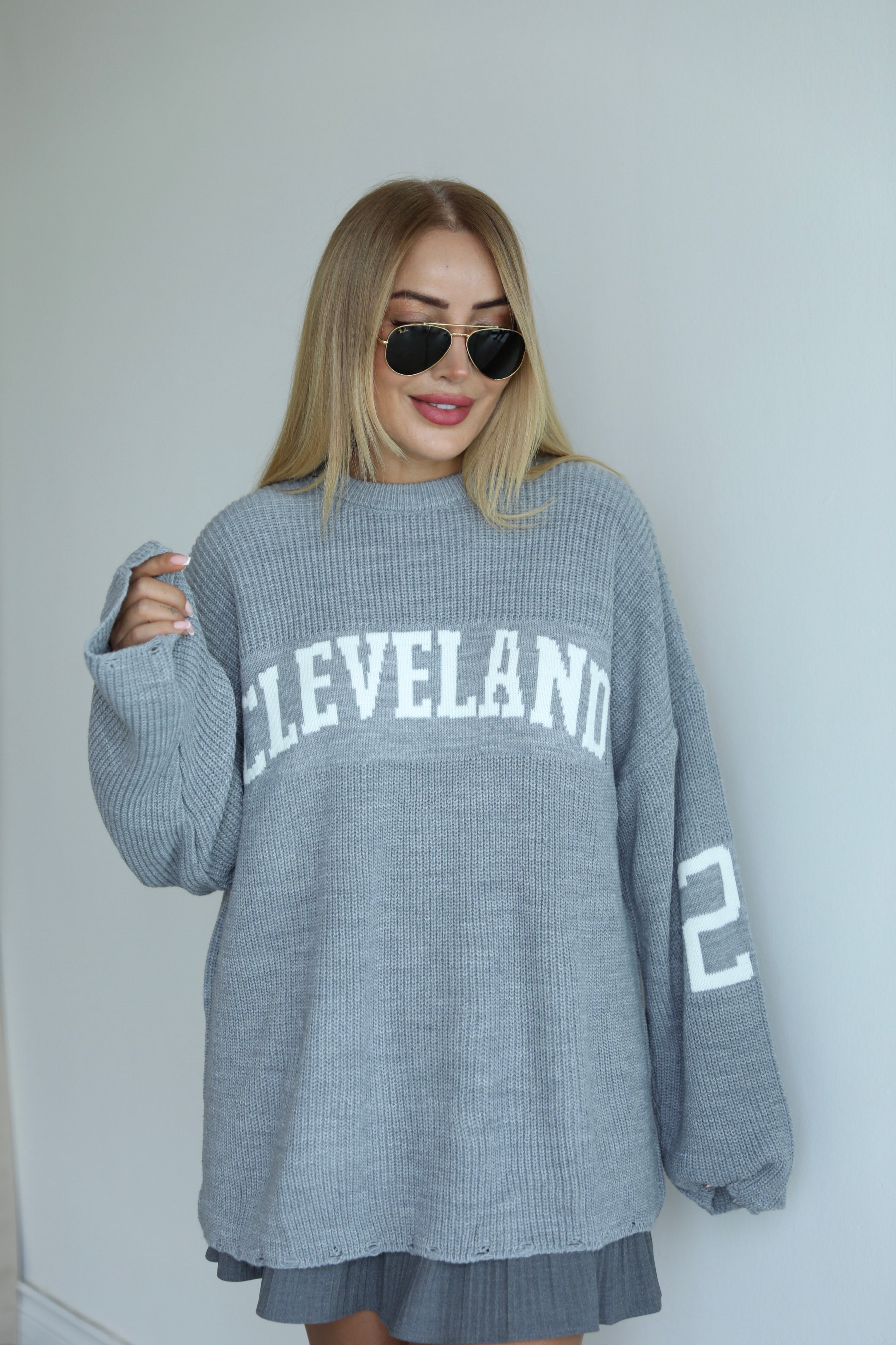 Gri Yazı Detaylı Oversize Kazak