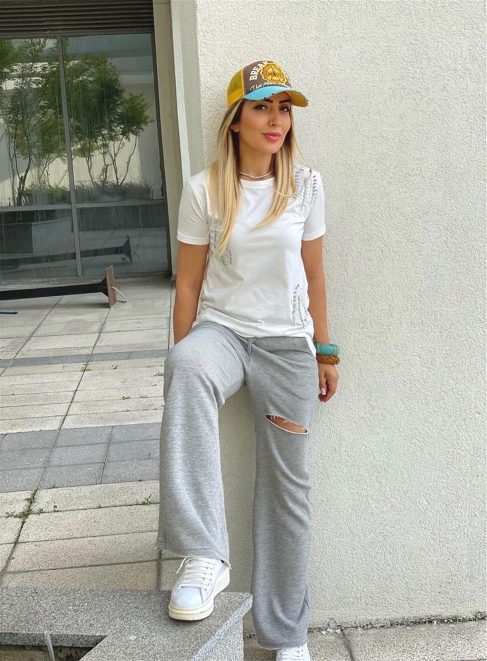 Gri Yırtık Eşofman