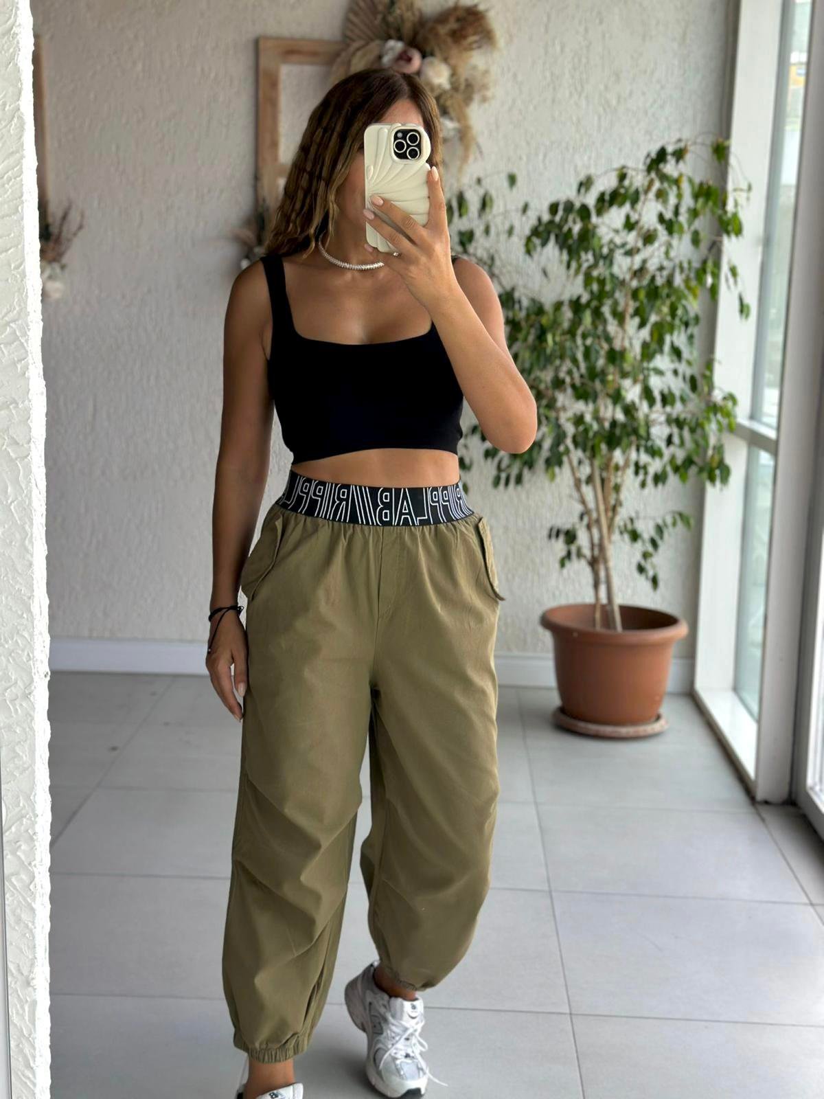 Haki Beli Yazılı Pantolon