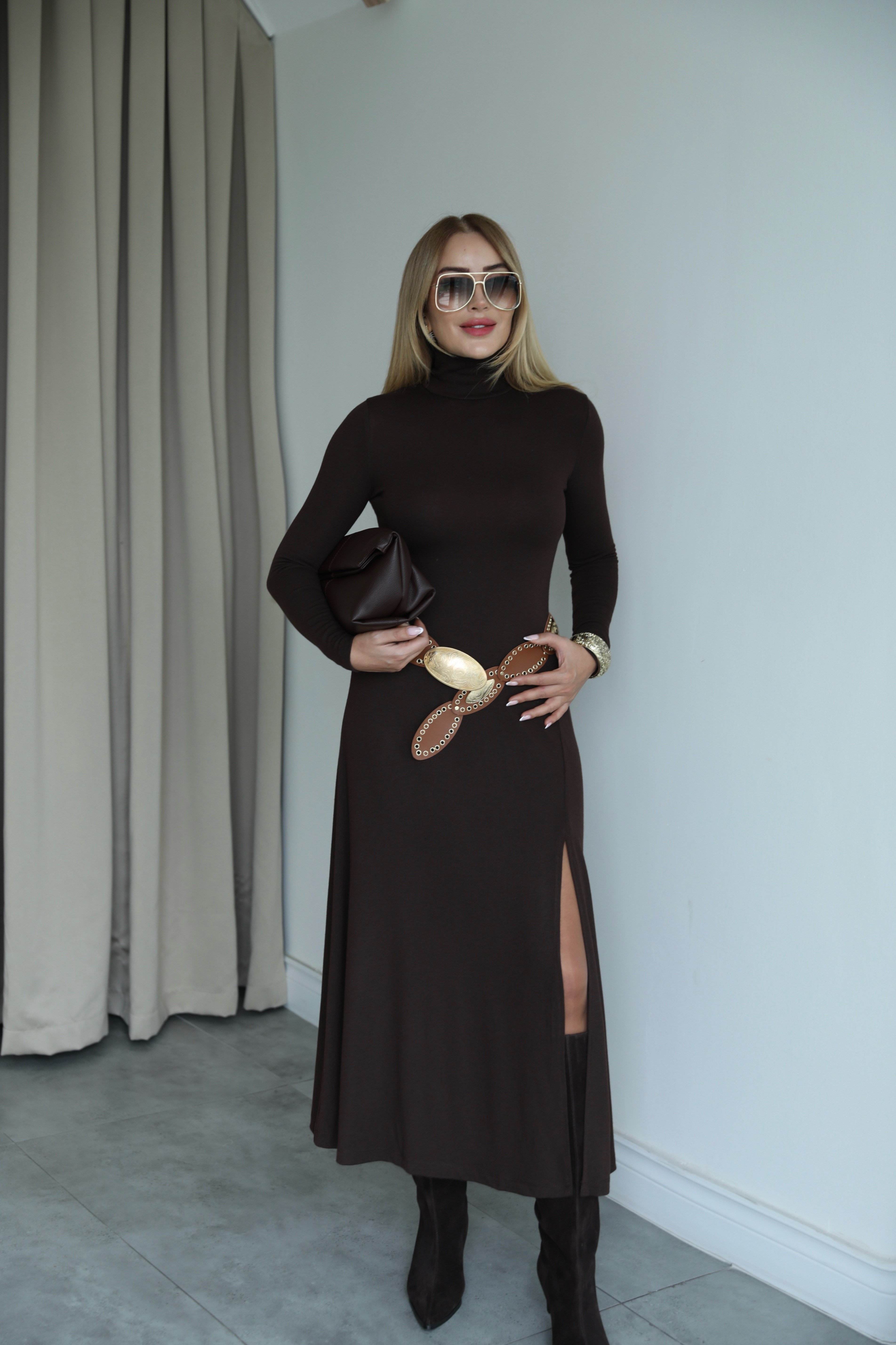 Kahve Balıkçı Yırtmaçlı Çilek Elbise 