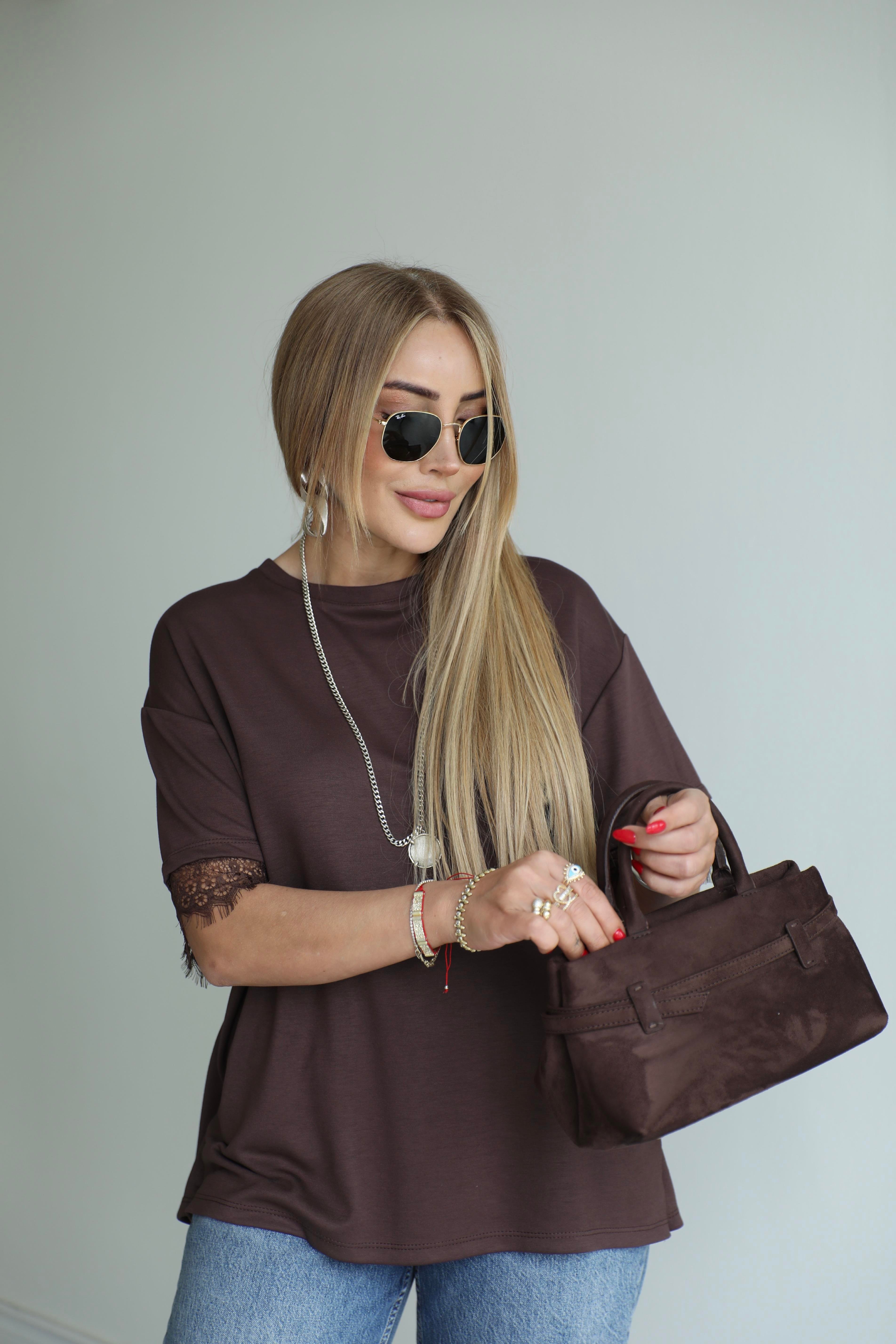 Kahve Dantel Dekolteli T-shirt