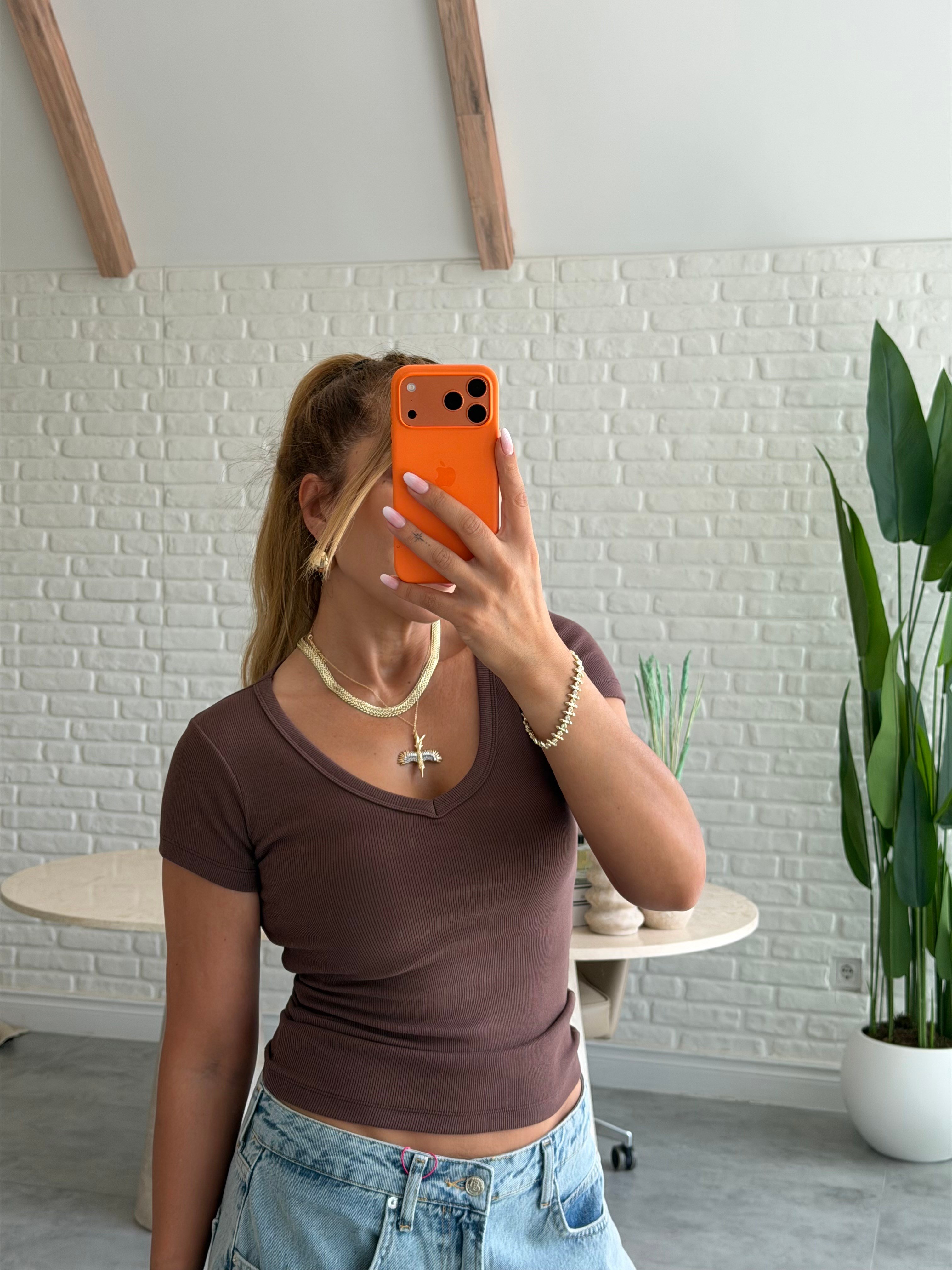 Kahve Fitilli V Yaka T-shirt 