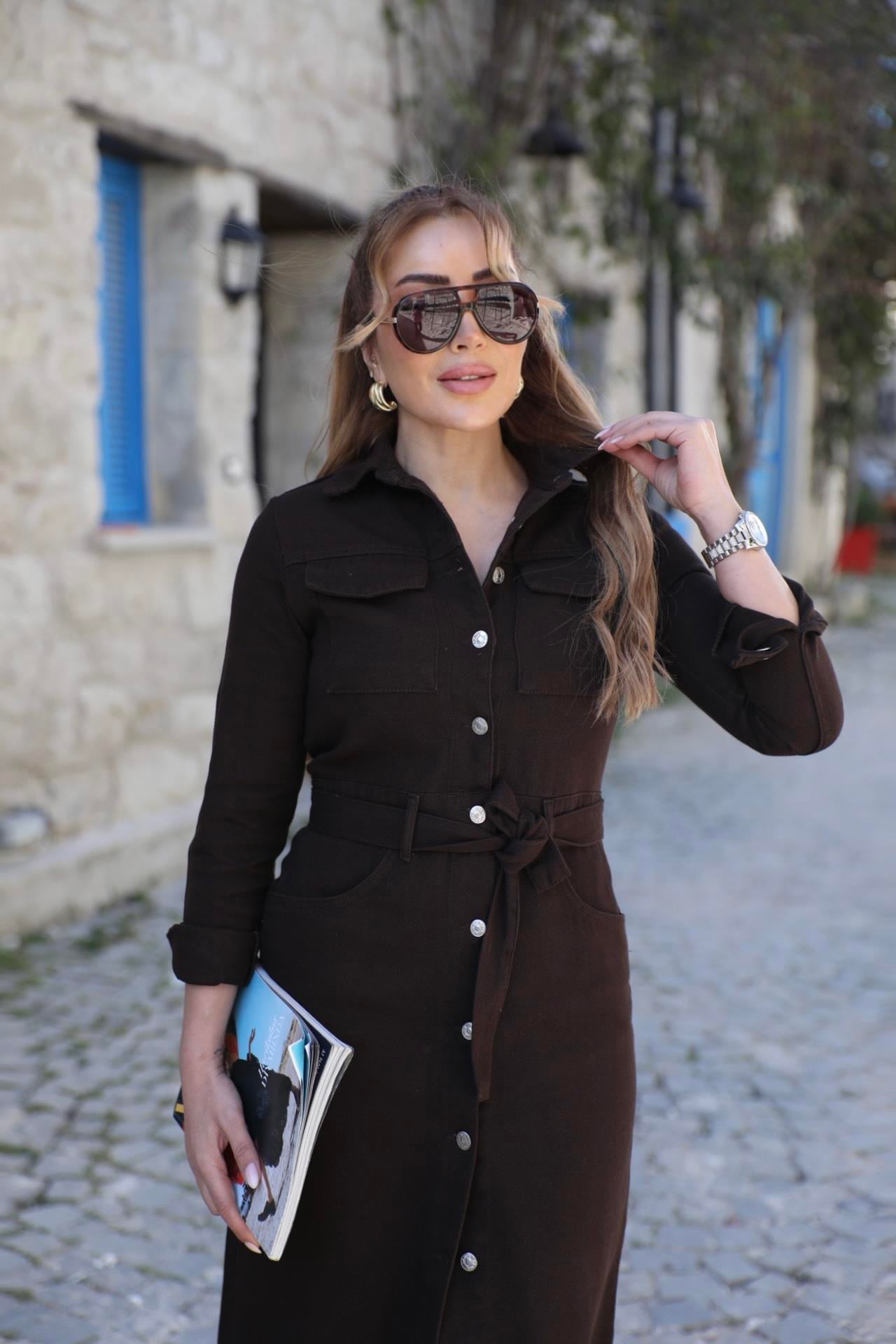 Kahve Kuşaklı Jean Elbise