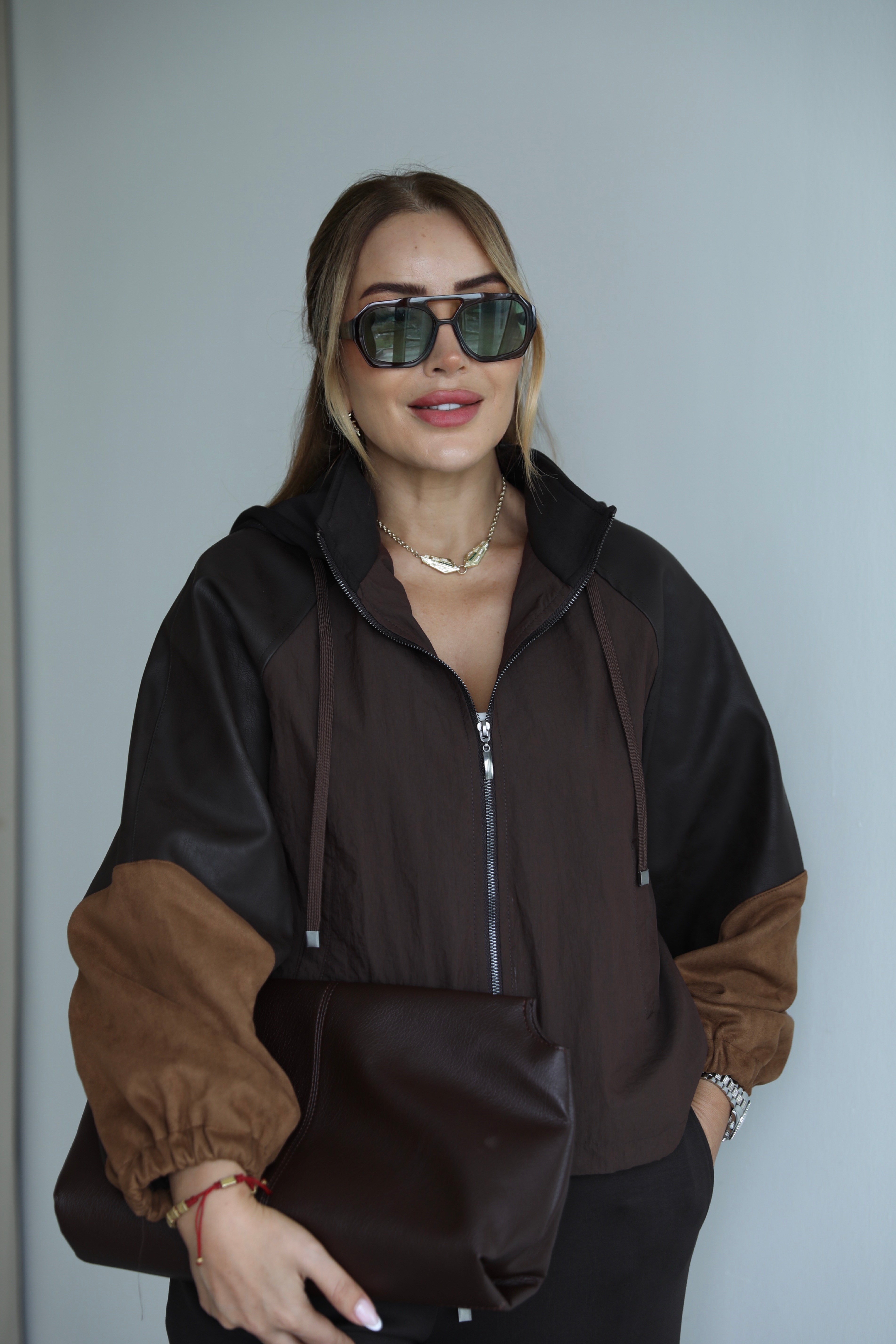 Kahve Marka Model Deri Detaylı Takım 