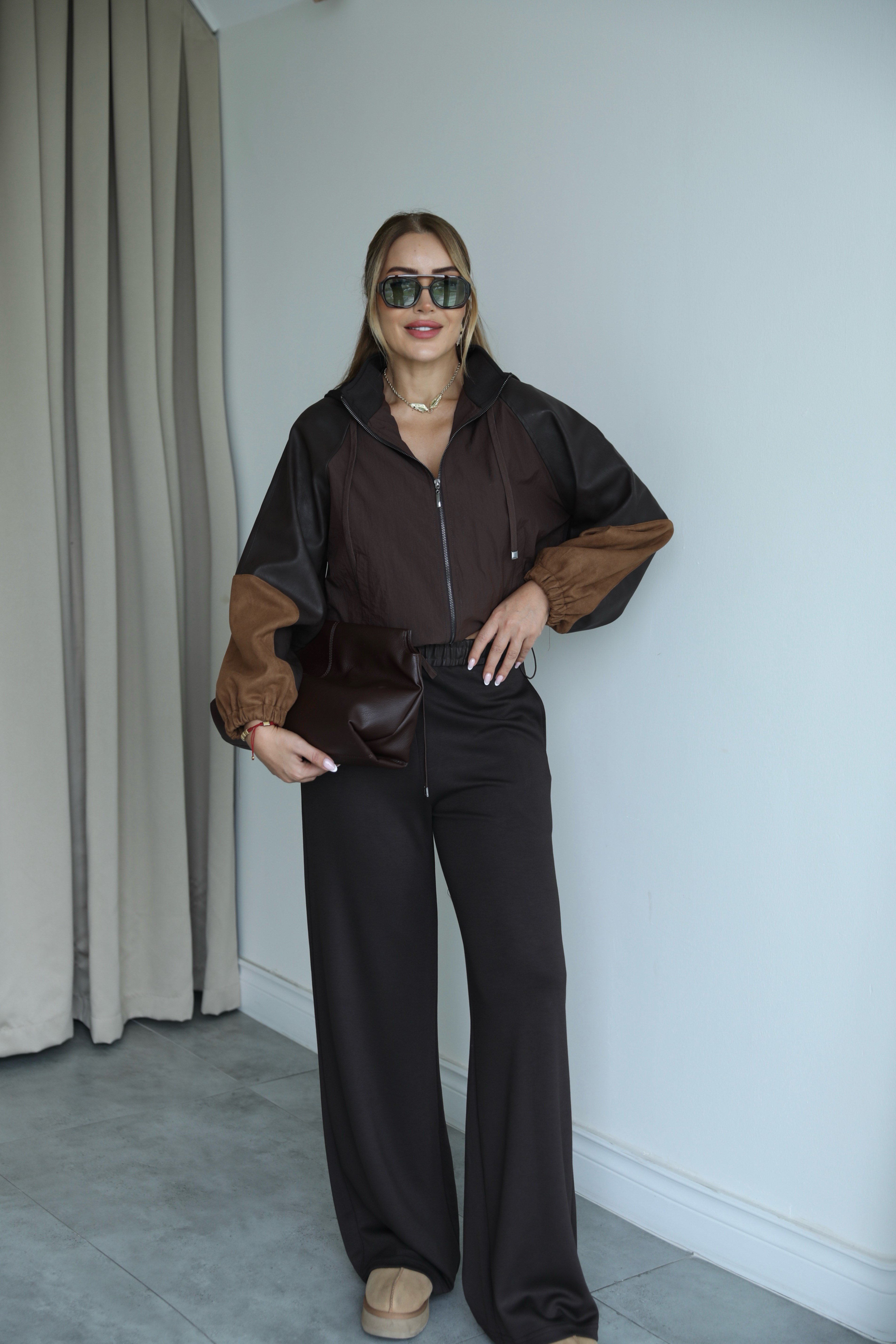 Kahve Marka Model Deri Detaylı Takım 