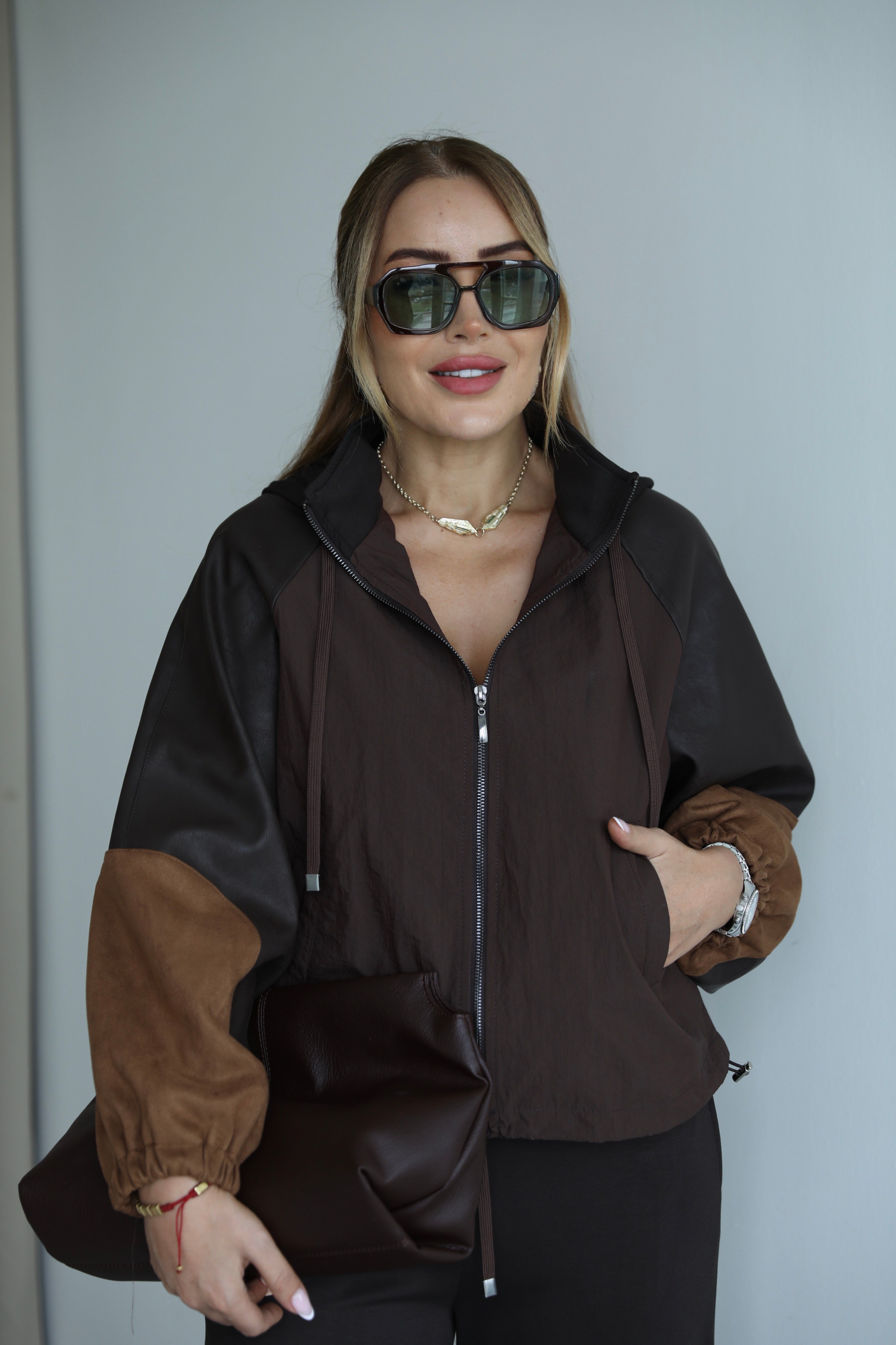 Kahve Marka Model Deri Detaylı Takım 