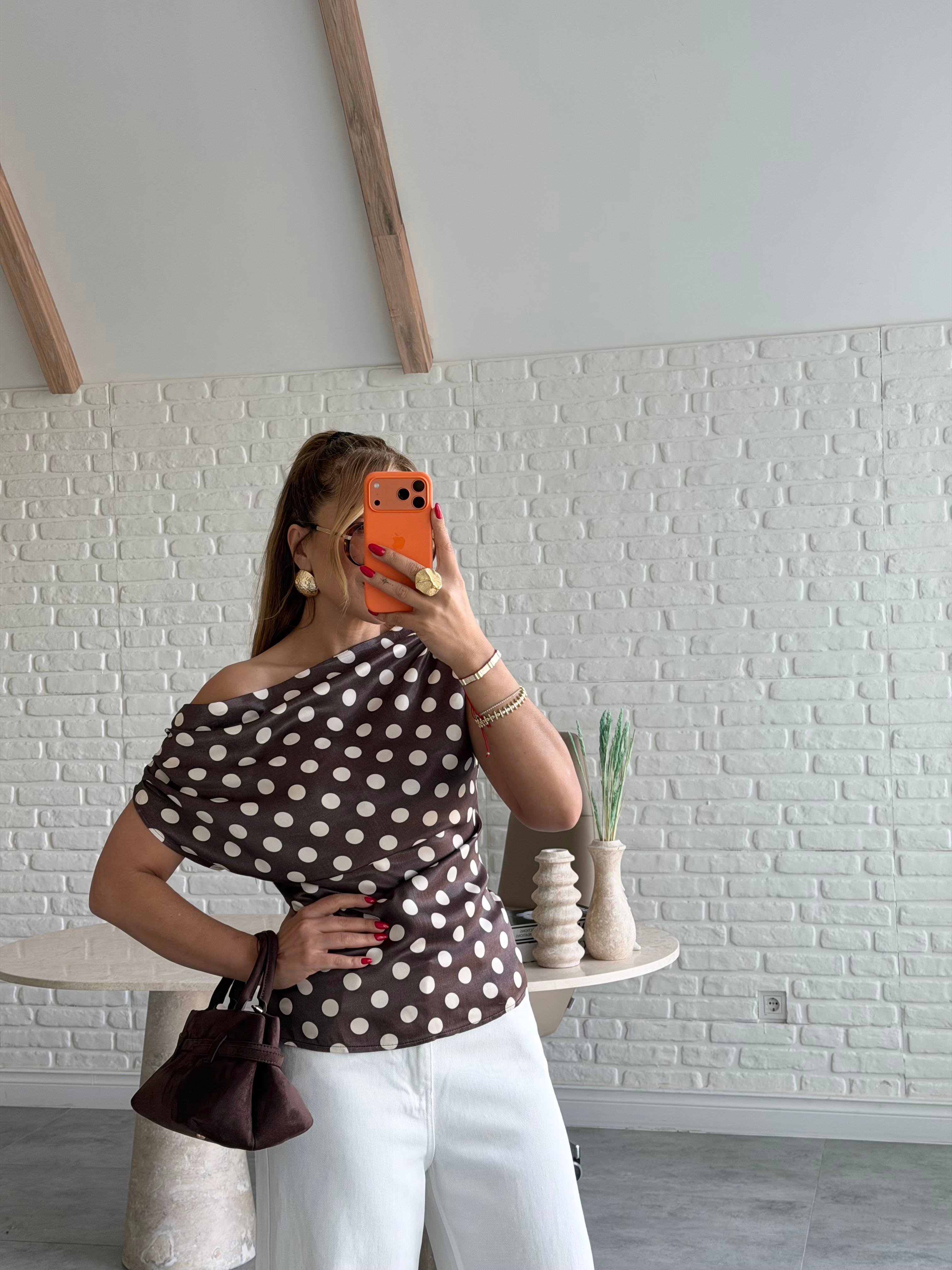 Kahve Puantiyeli Düşük Omuz Bluz
