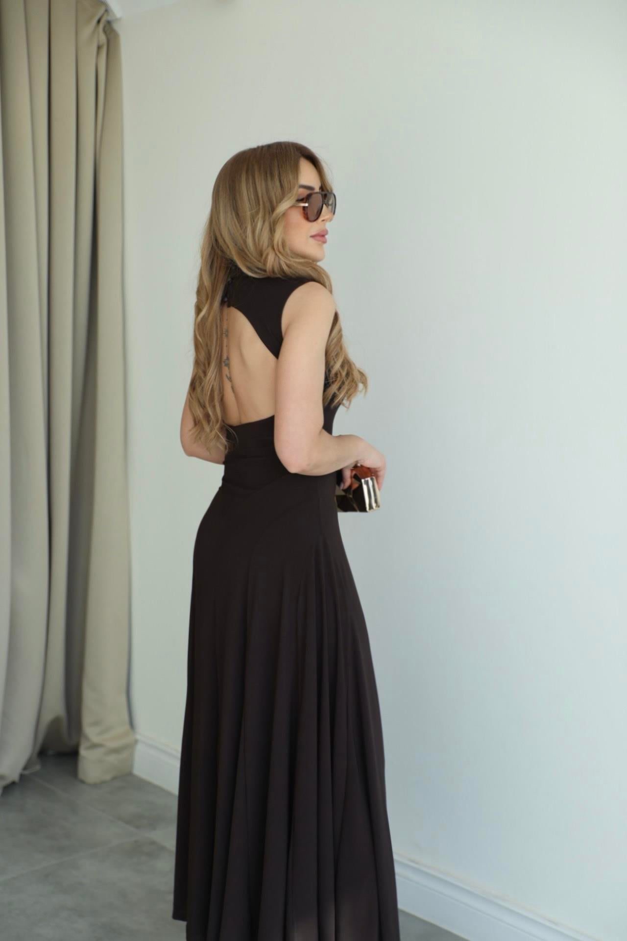 Kahve Sırt Dekolteli Sandy Maxi Elbise 