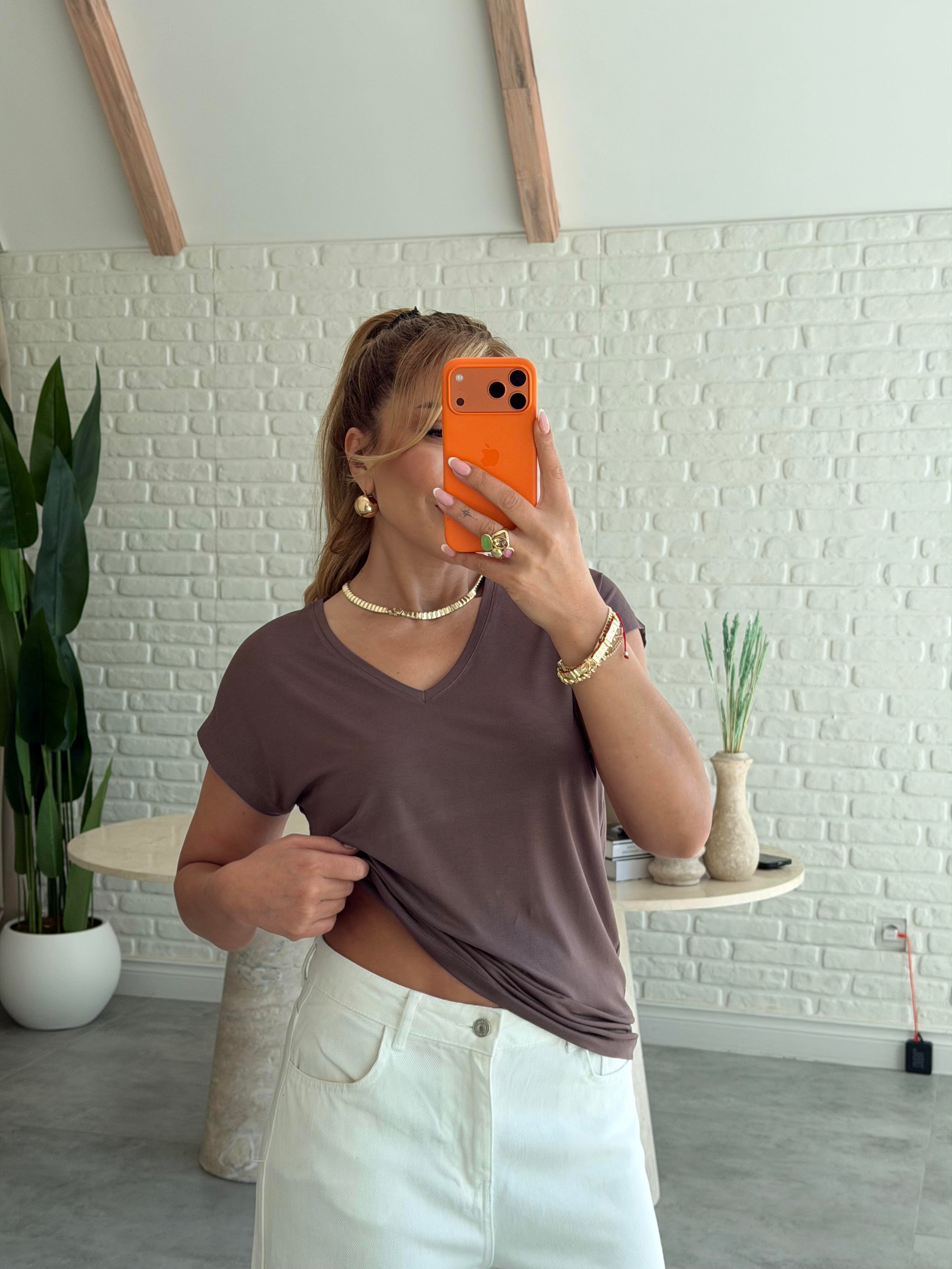 Kahve V Yaka Basic T-shirt