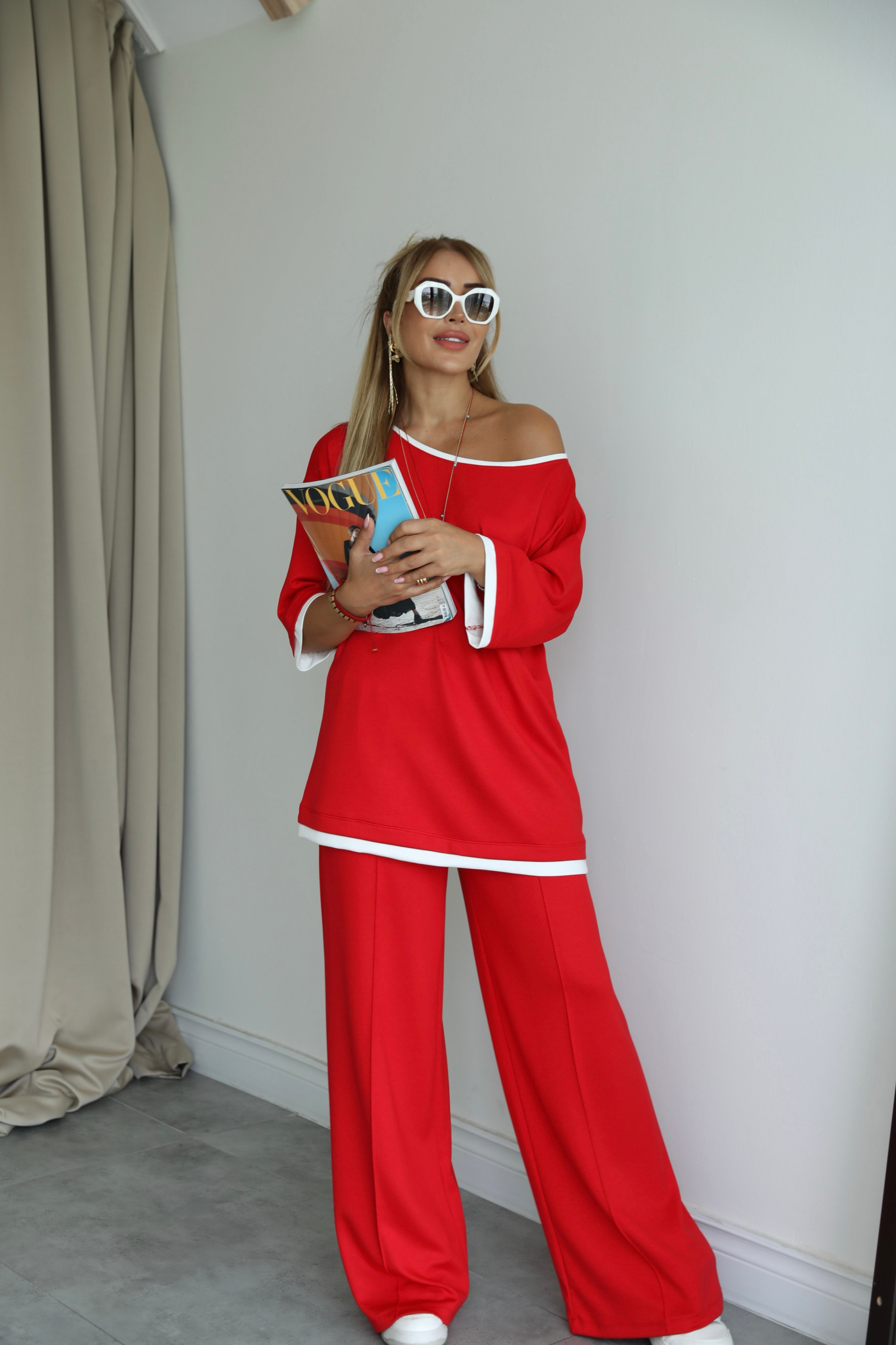 Kırmızı Beyaz Biyeli Oversize Takım 