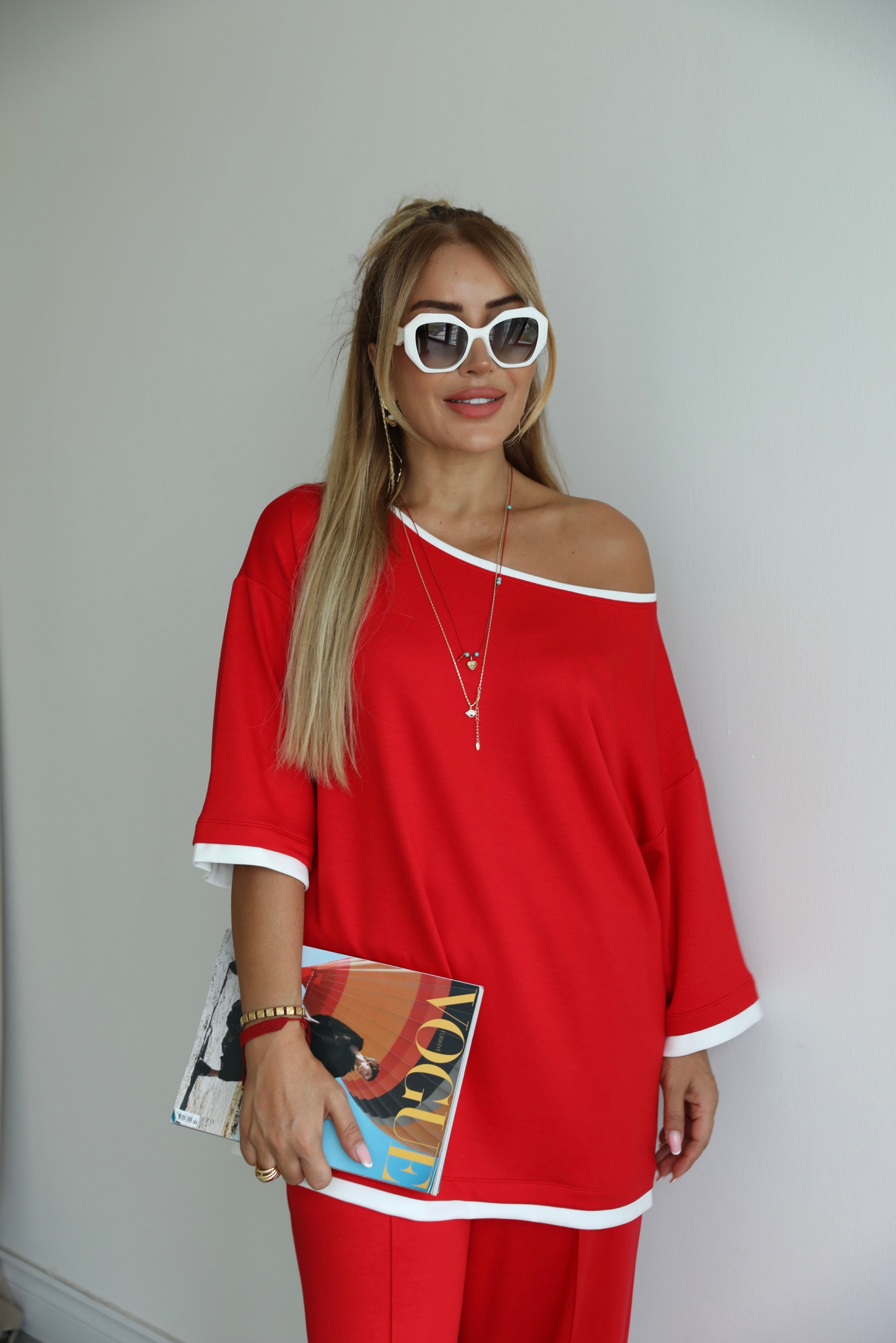 Kırmızı Beyaz Biyeli Oversize Takım 