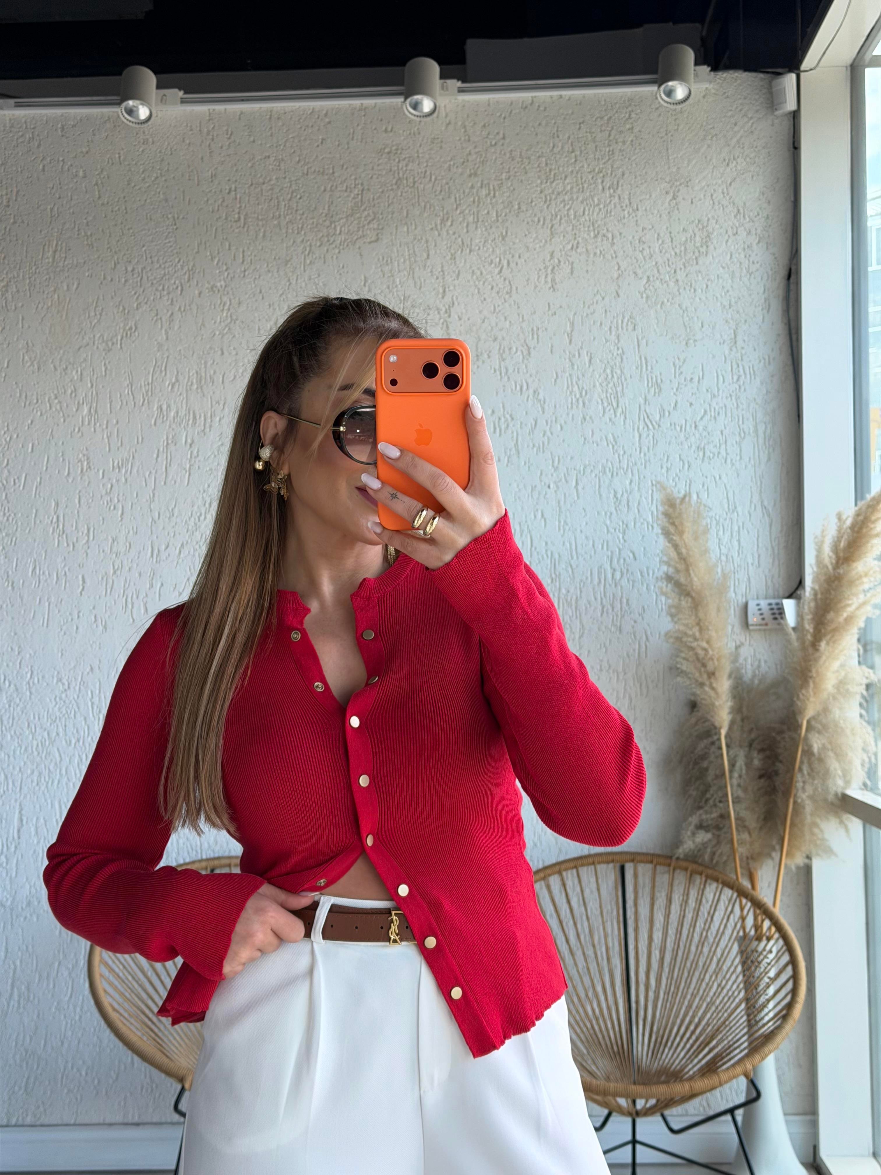 Kırmızı Çıtçıt Detaylı Triko Bluz