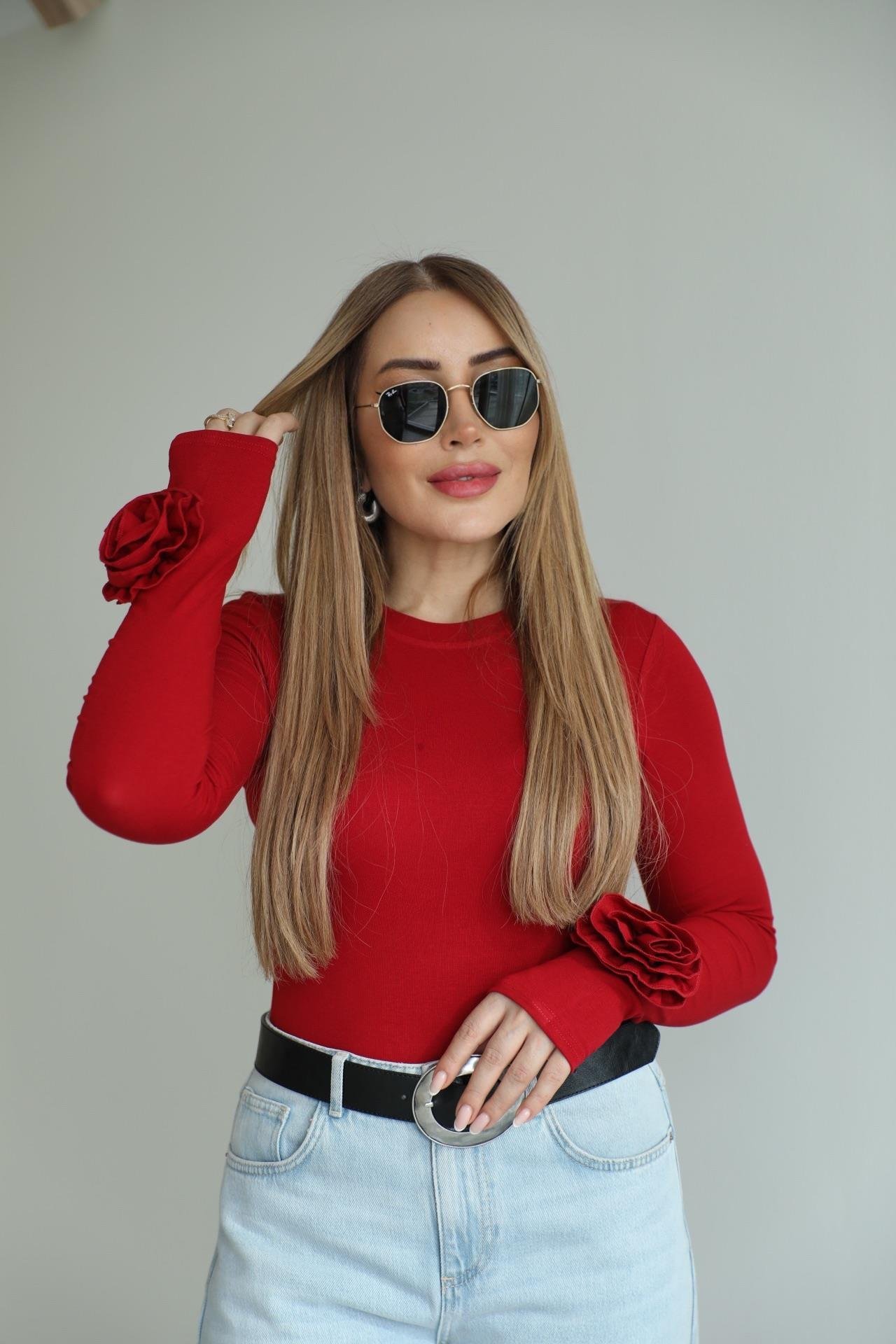 Kırmızı Gül Detaylı Bodysuit
