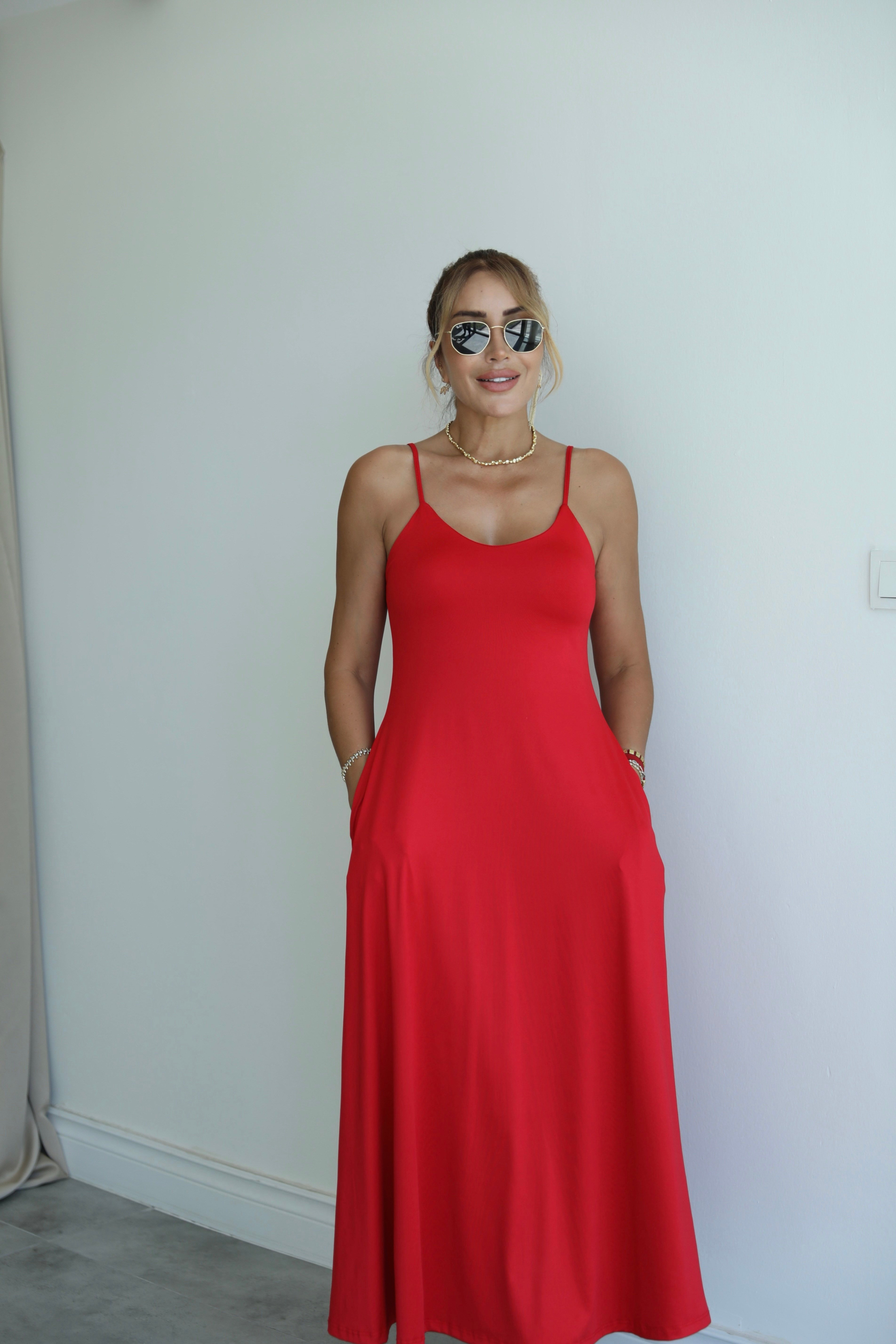 Kırmızı İnce Askılı Sandy Elbise 