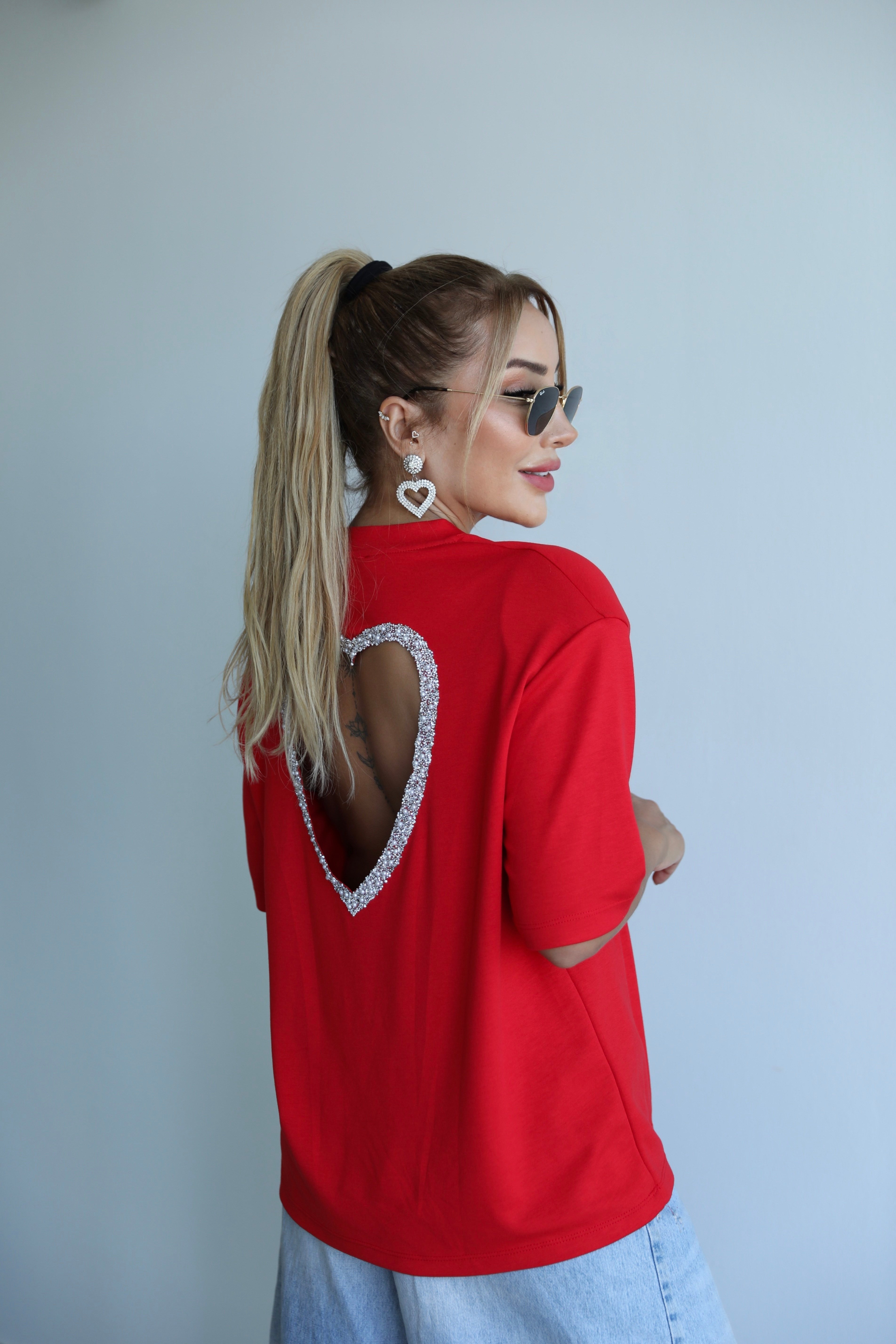 Kırmızı Kalpli Vatkalı T-shirt 