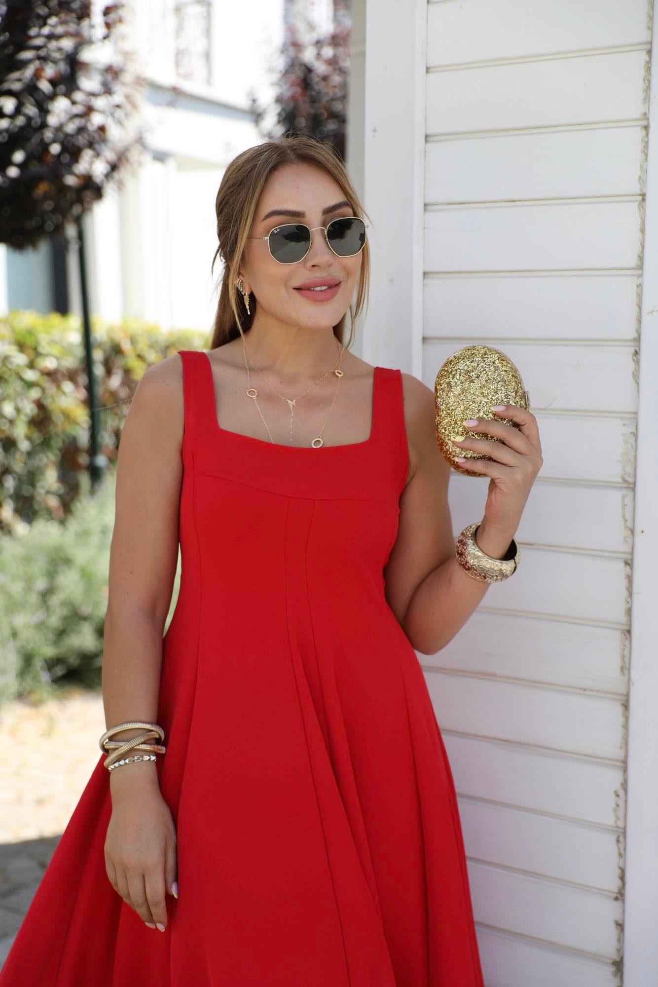 Kırmızı Saten Kare Yaka Çan Elbise