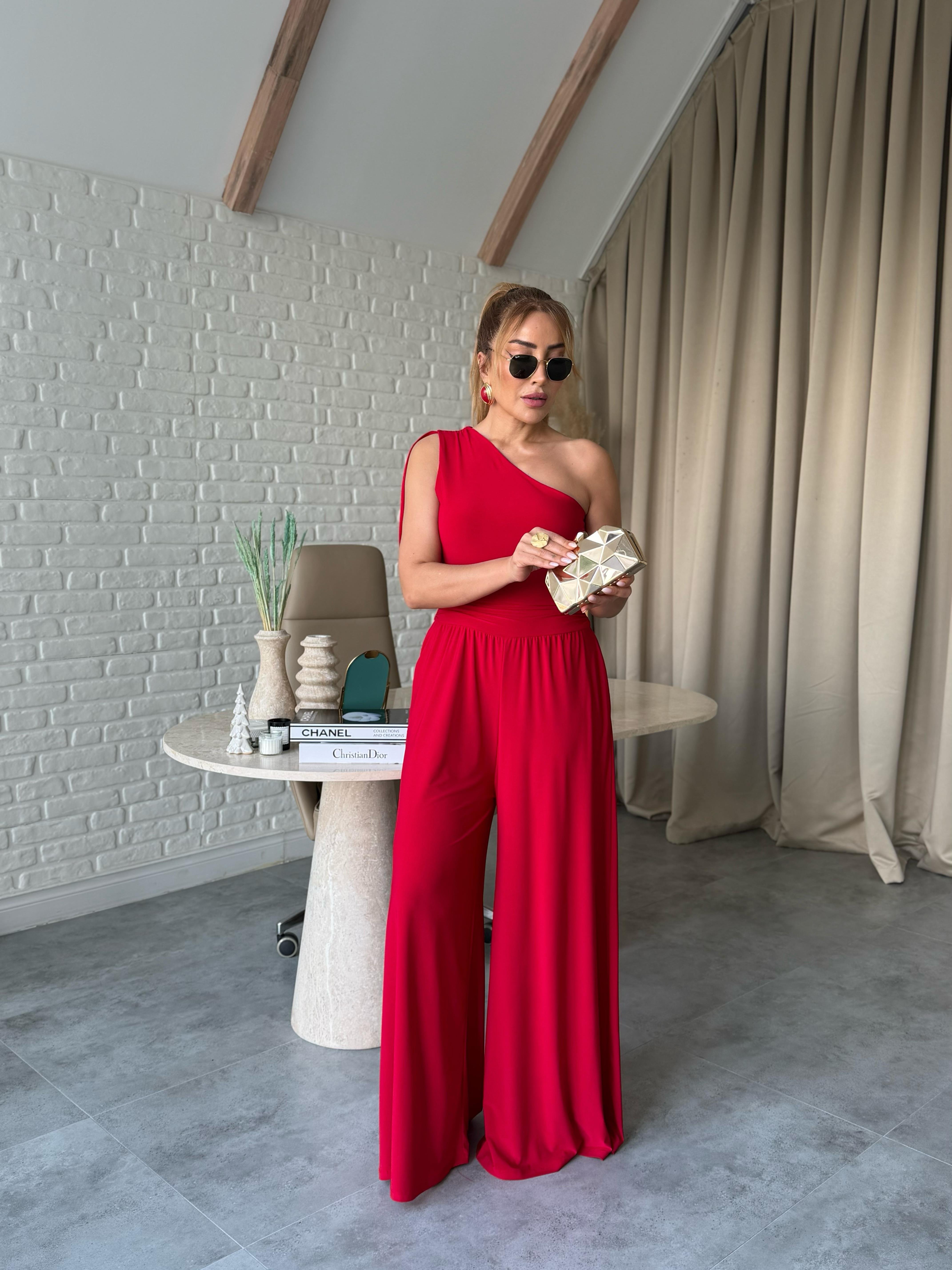 Kırmızı Tek Omuz Tulum