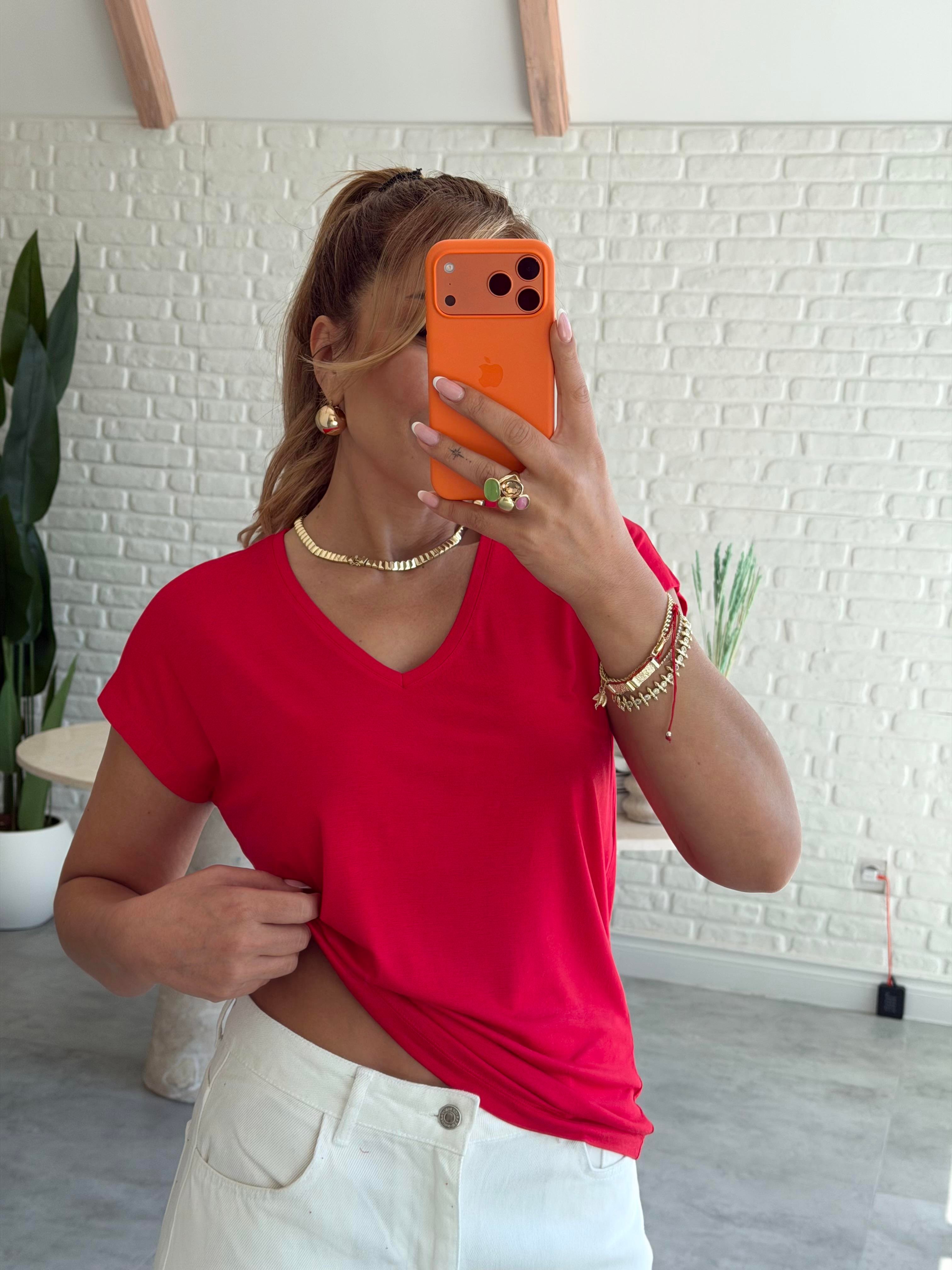 Kırmızı V Yaka Basic T-shirt