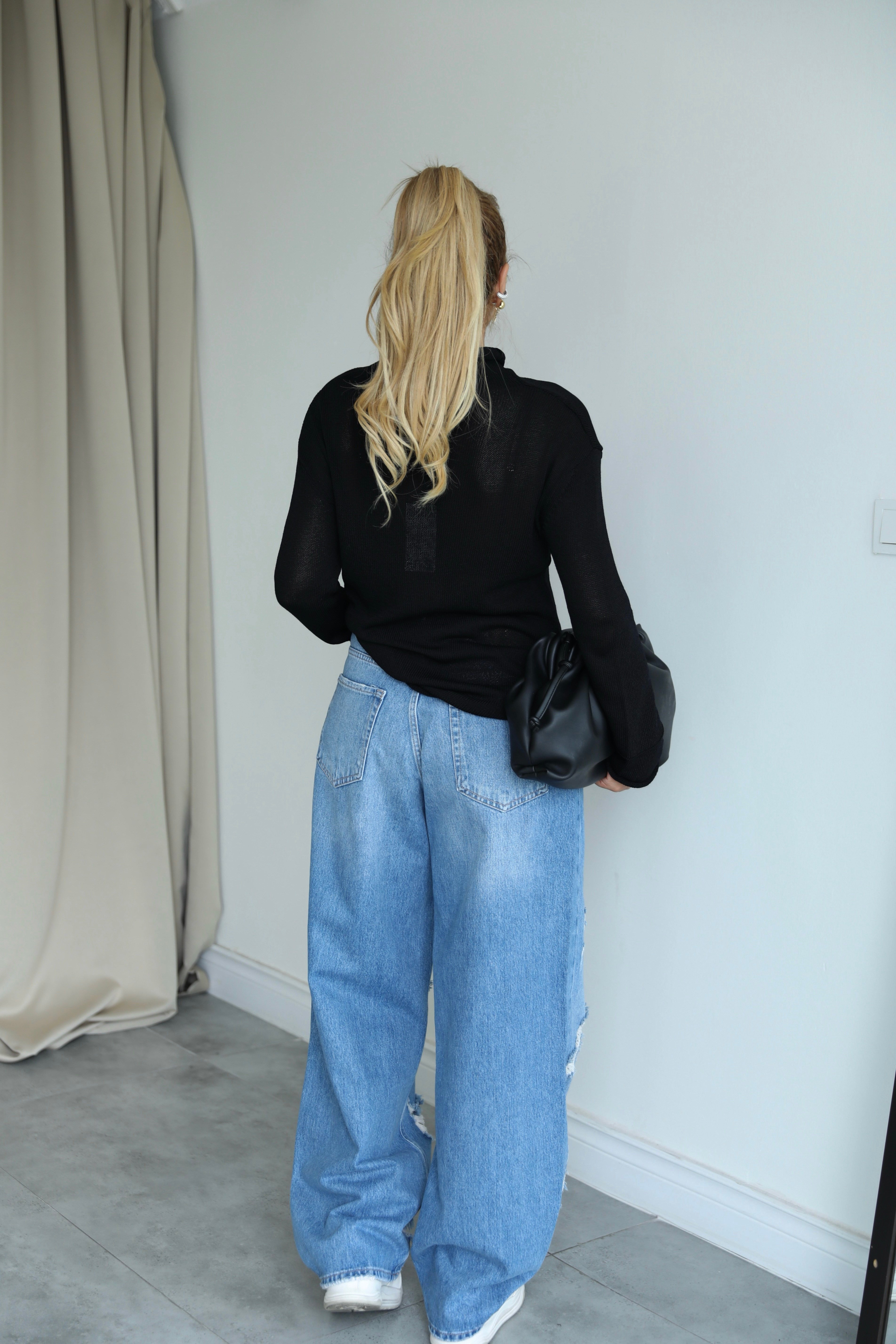 Koyu Mavi Yırtık Detaylı Baggy Jean