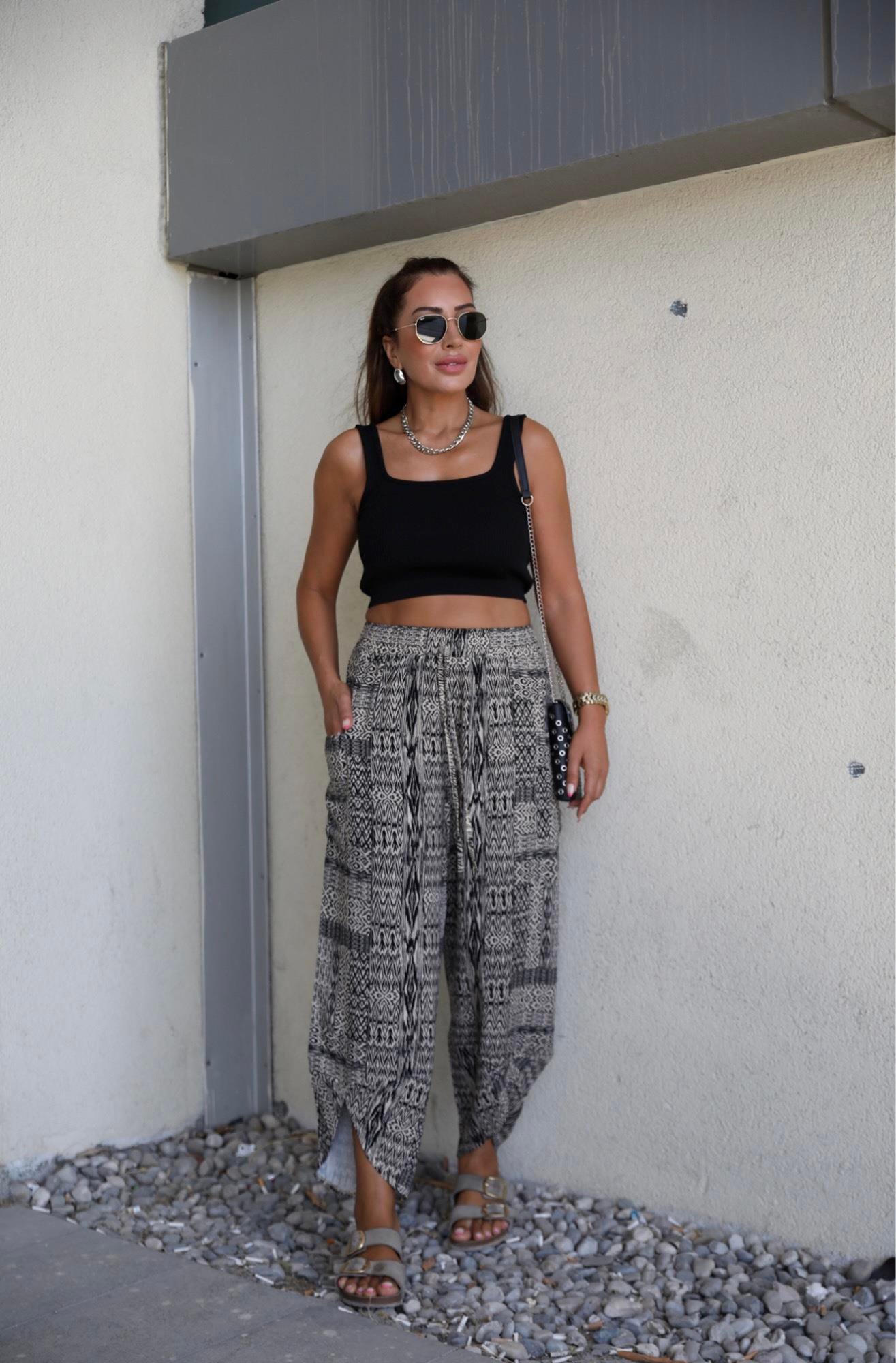 Lacivert Ekru Desenli Şalvar Model Pantolon 