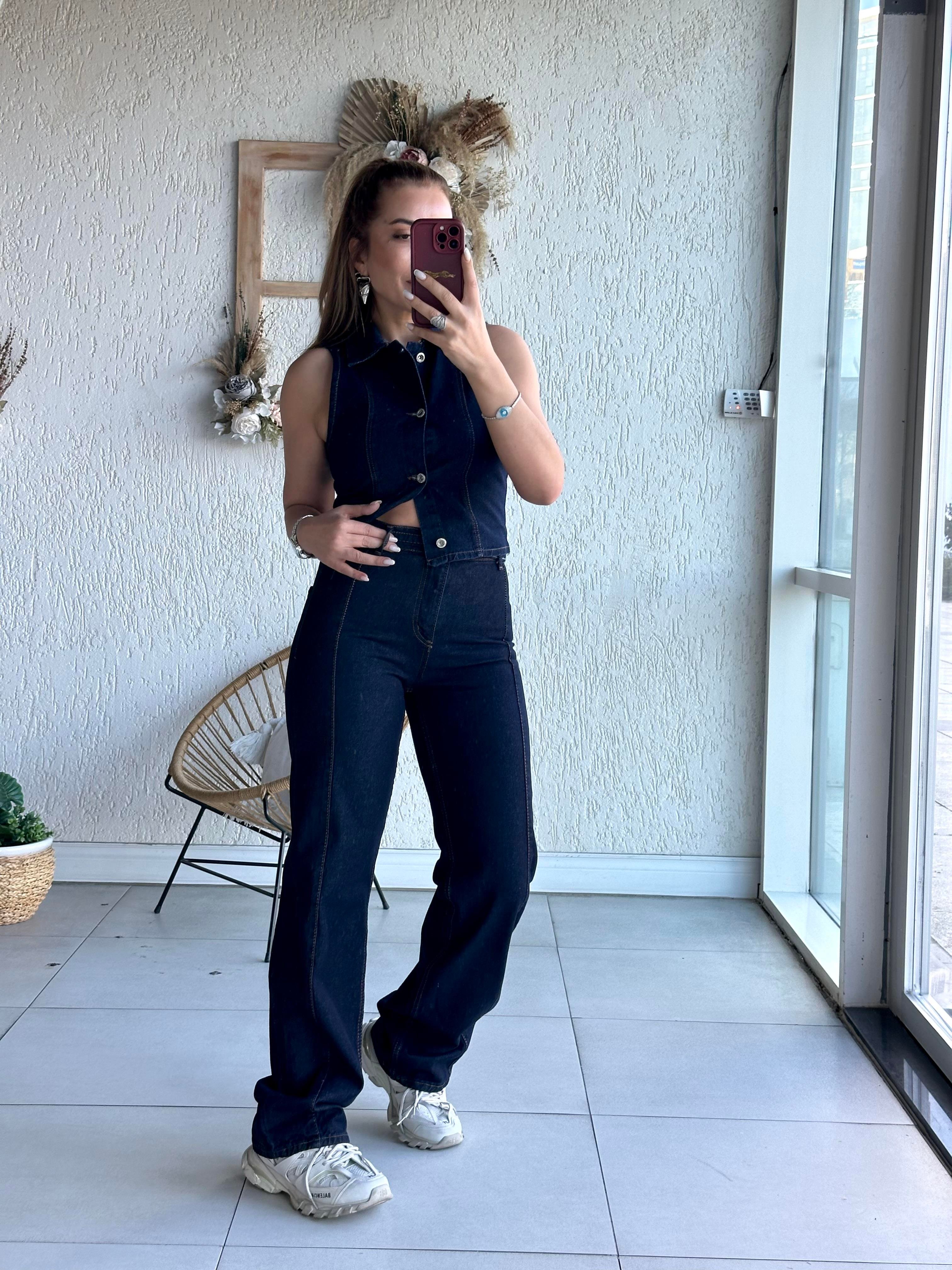 Lacivert Kemer Detaylı Jean