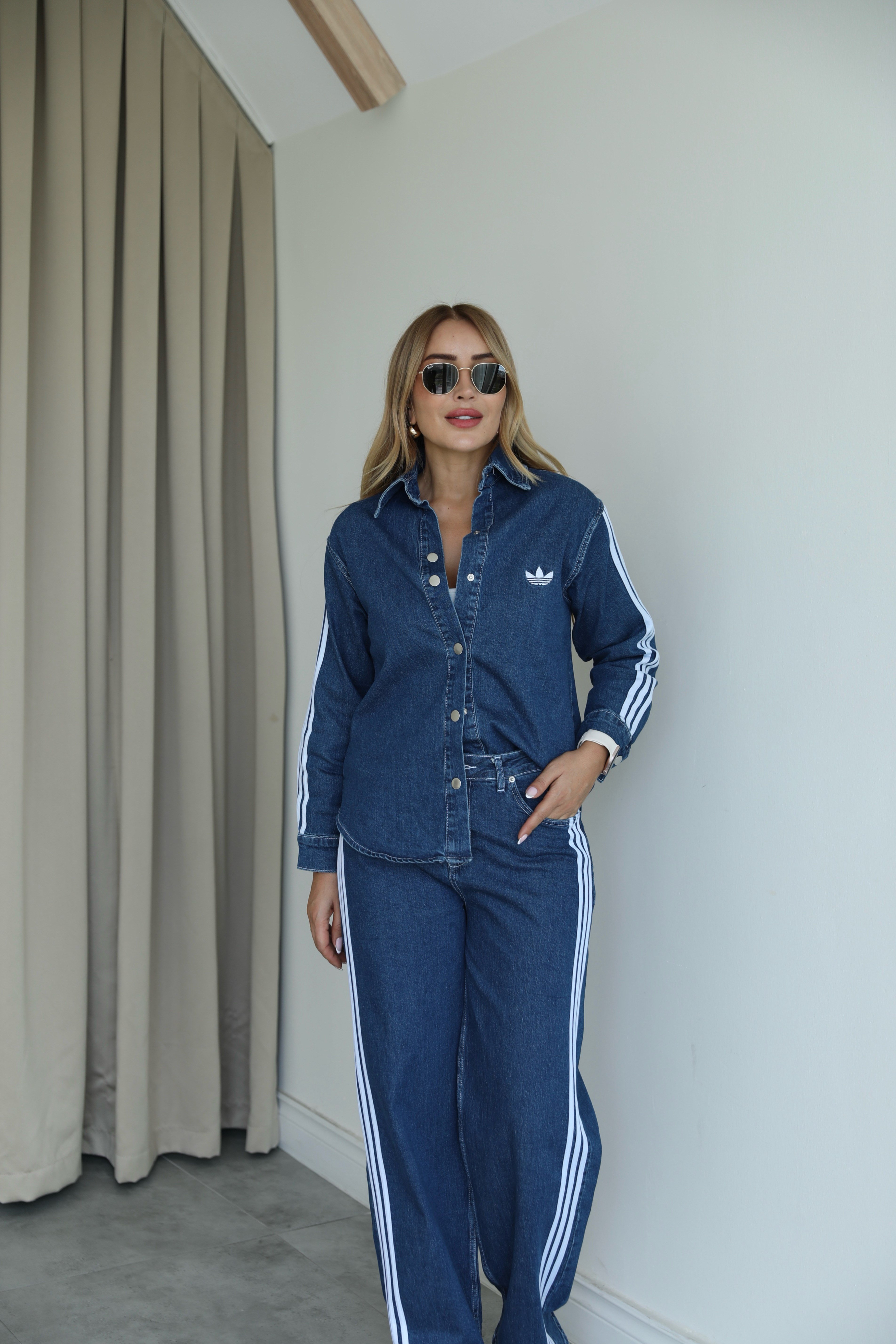 Lacivert Şeritli Nakışlı Jean Takım