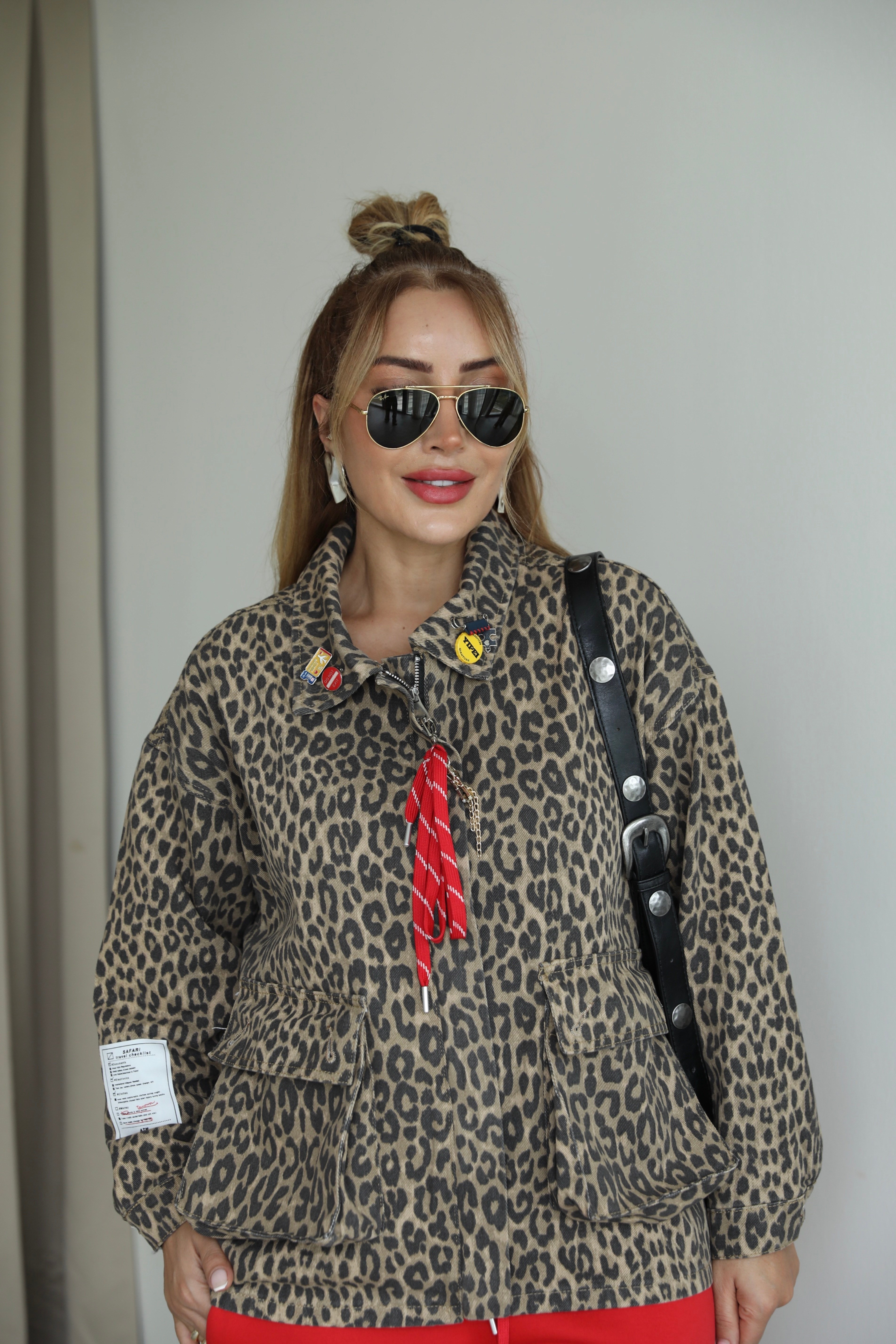 Leopar Broşlu Gabardin Ceket