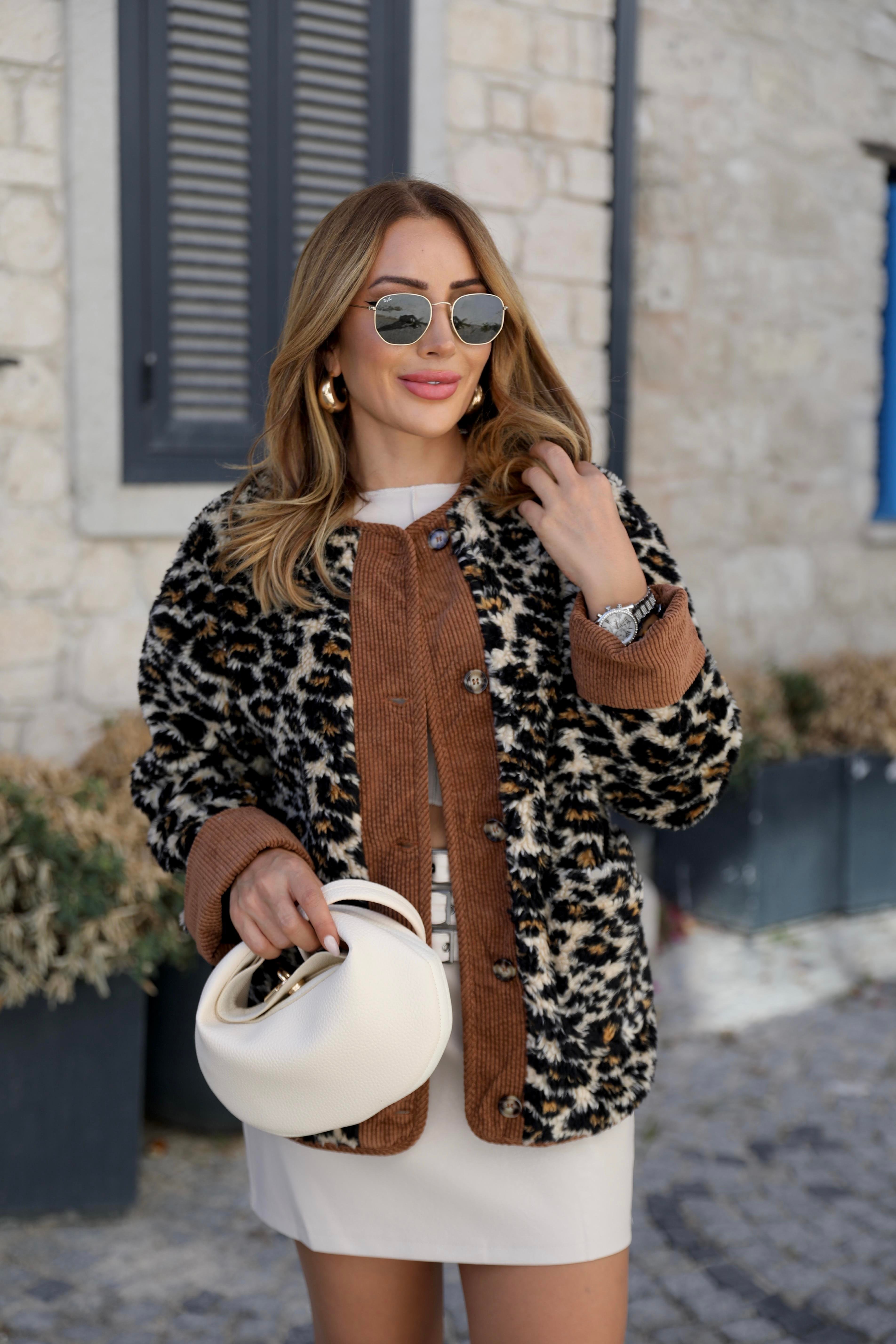 Leopar Desen Kadife Detaylı Ceket