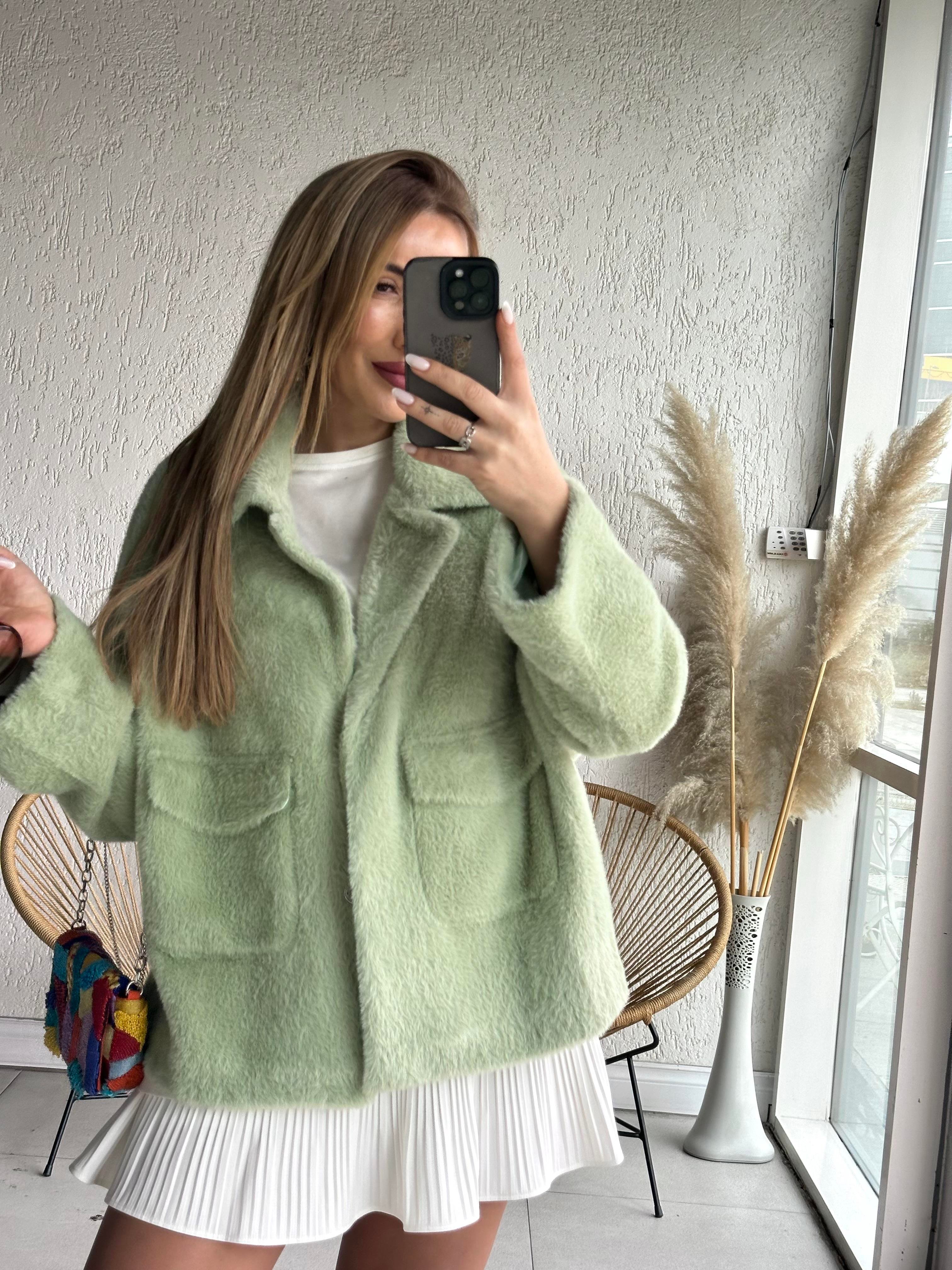 Mint Yeşili Cep Detaylı Peluş Mont