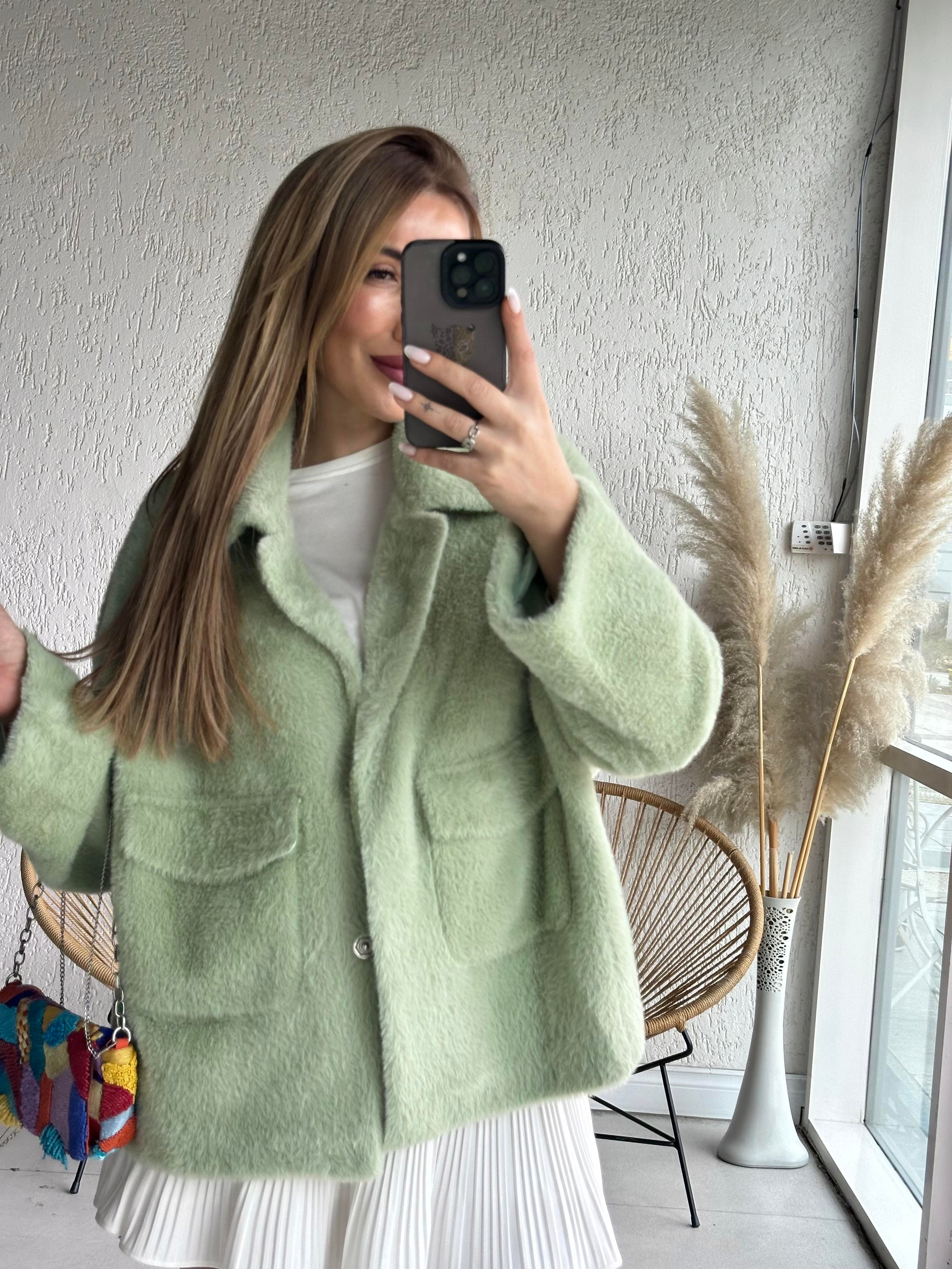 Mint Yeşili Cep Detaylı Peluş Mont