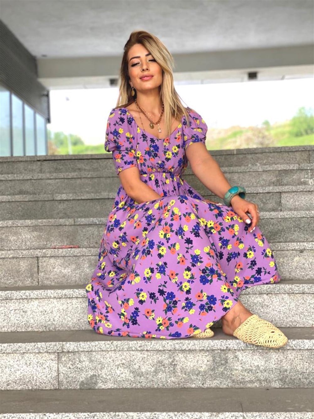 Mor Çiçekli Elbise