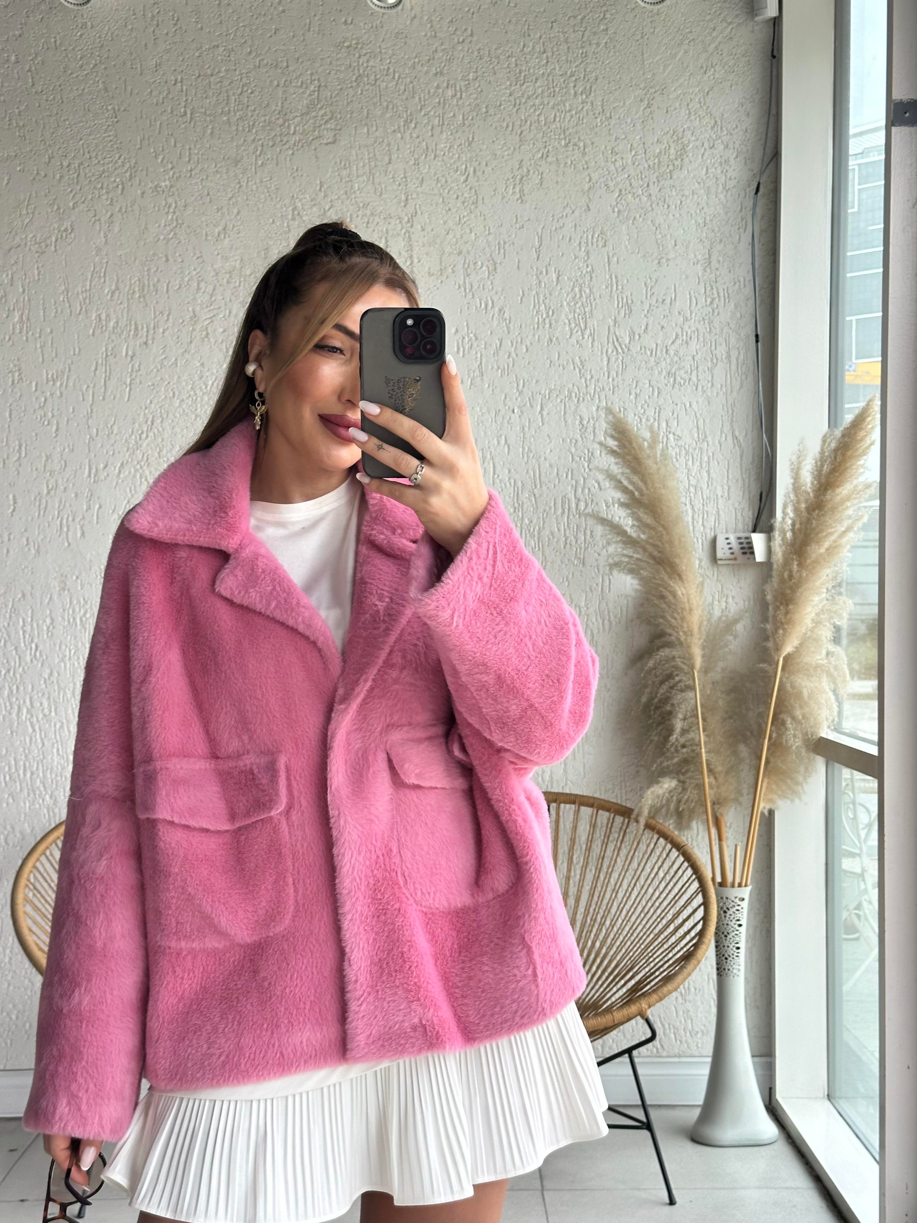 Pembe Cep Detaylı Peluş Mont